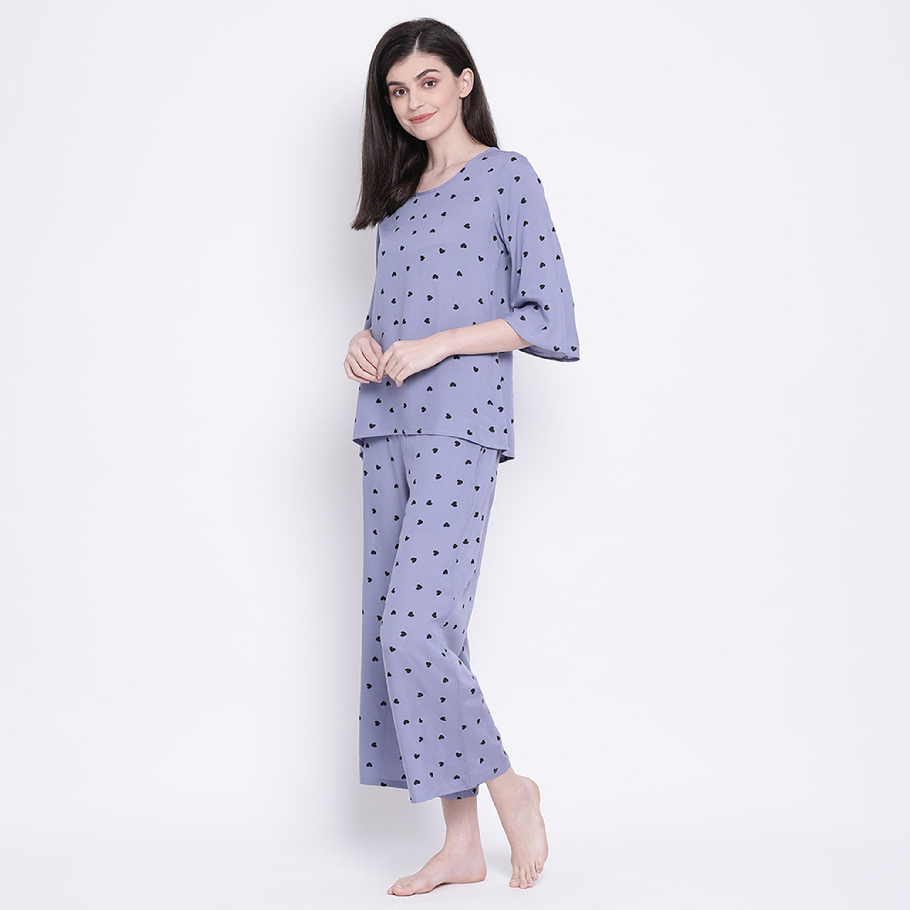 طقم توب وبيجامة بطبعة قلوب - ريون لافندر من كلوفيا-women-clothing-nightwear-pyjamas-longsets-image-2