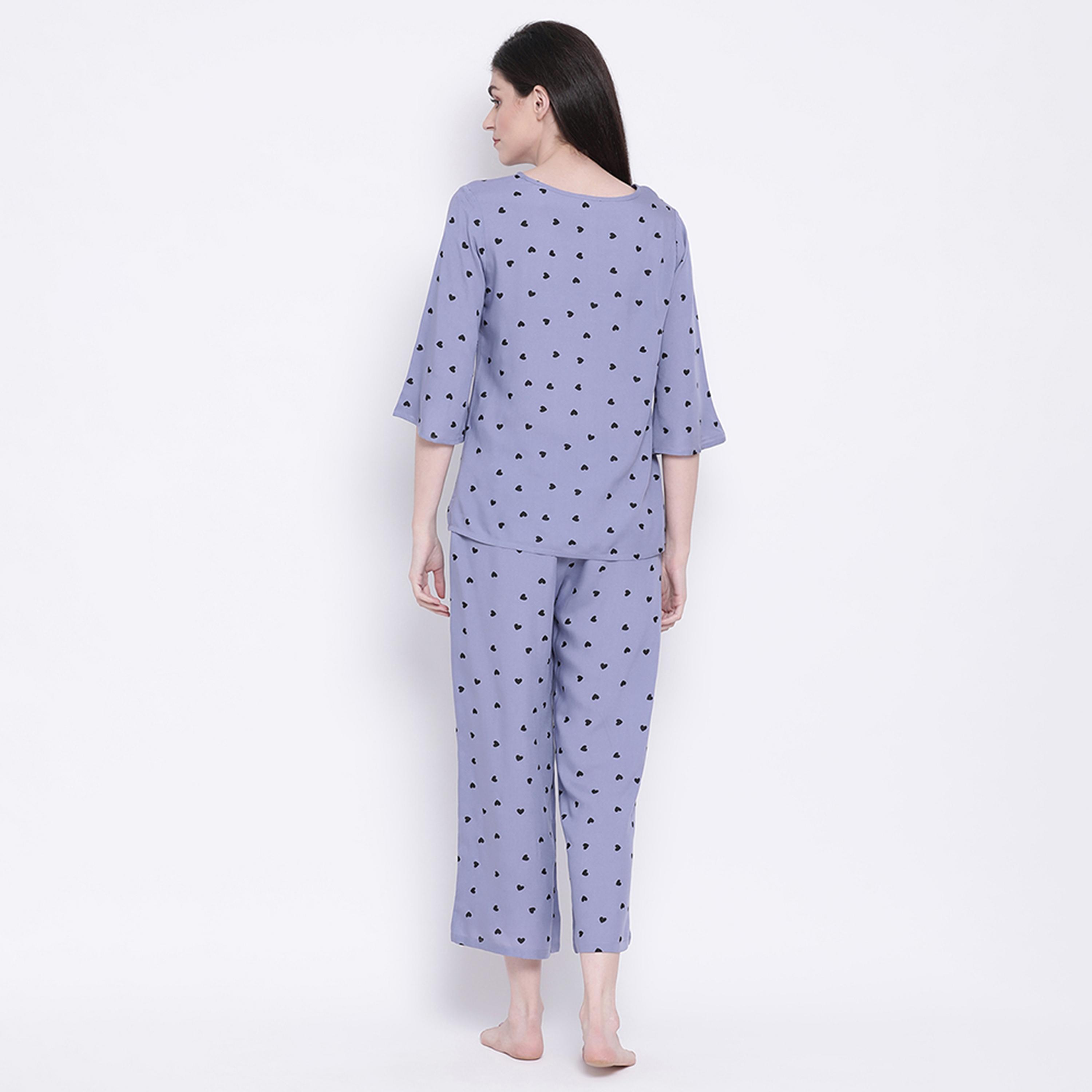 طقم توب وبيجامة بطبعة قلوب - ريون لافندر من كلوفيا-women-clothing-nightwear-pyjamas-longsets-image-4