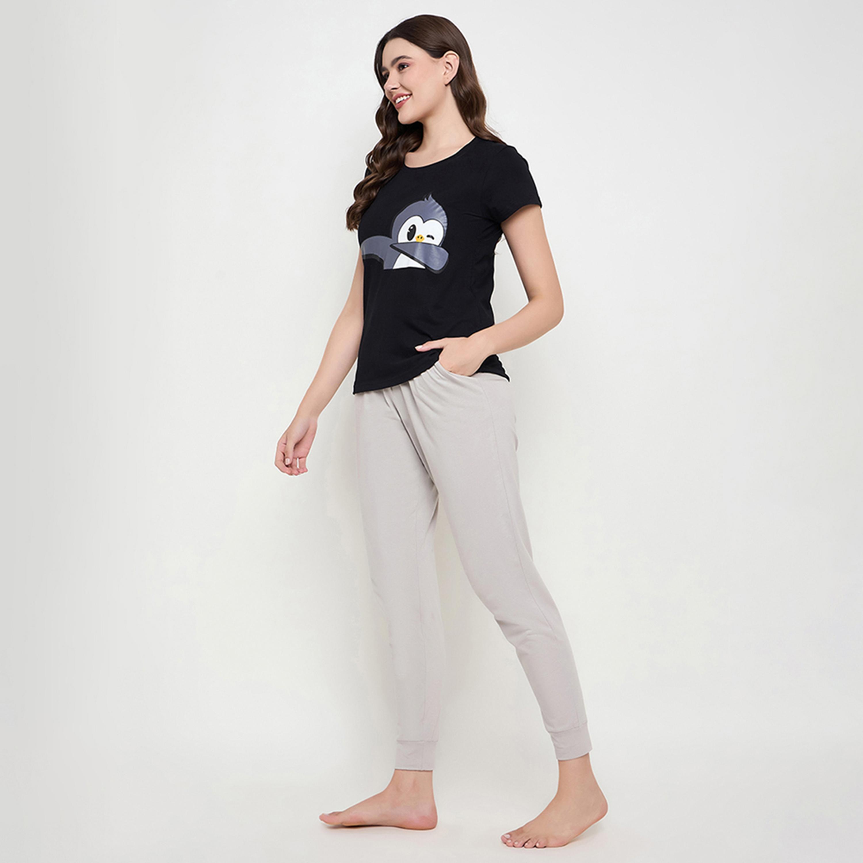 طقم توب وجوجر بطبعة بطريق - 100% قطن أسود من كلوفيا-women-clothing-nightwear-pyjamas-longsets-image-2