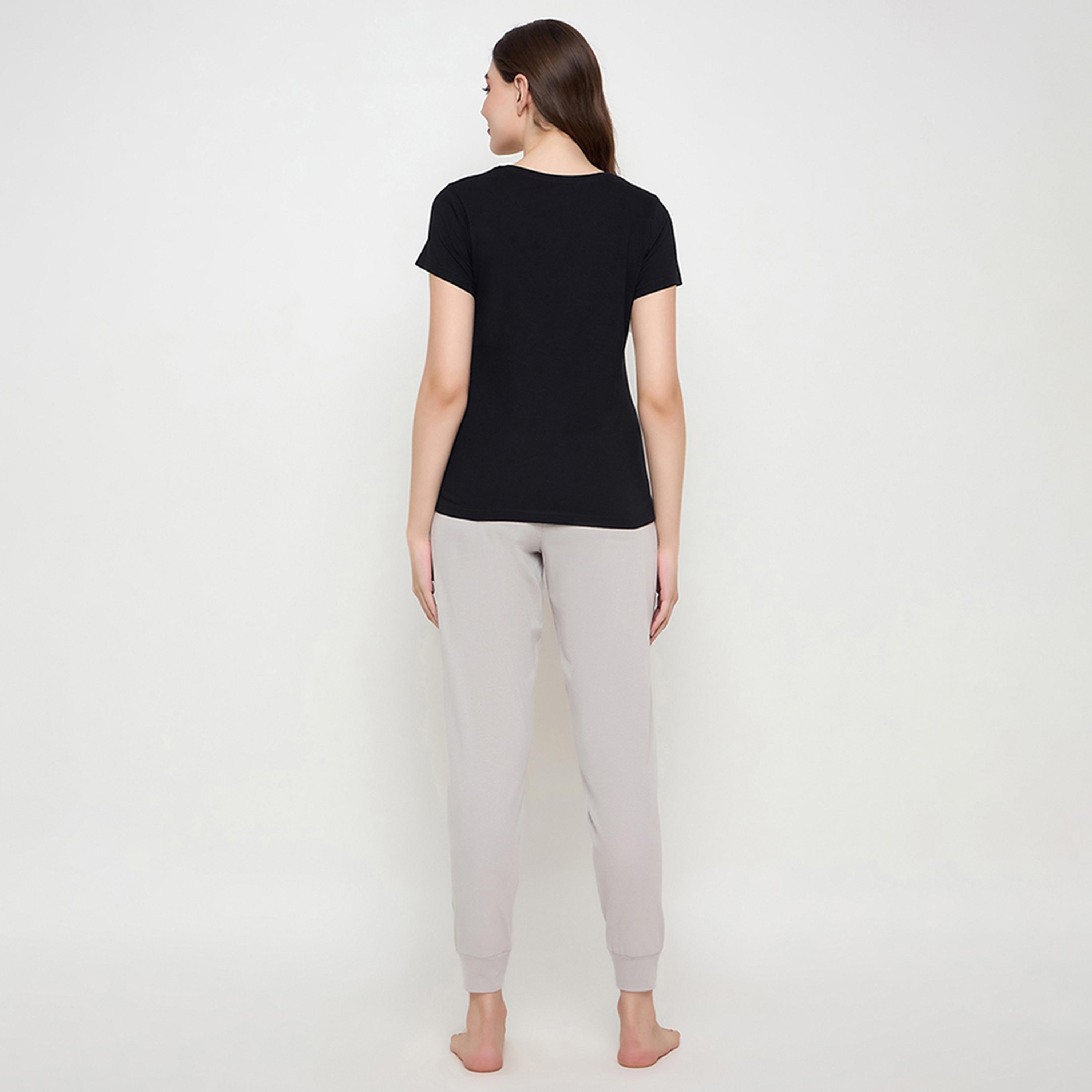 طقم توب وجوجر بطبعة بطريق - 100% قطن أسود من كلوفيا-women-clothing-nightwear-pyjamas-longsets-image-4