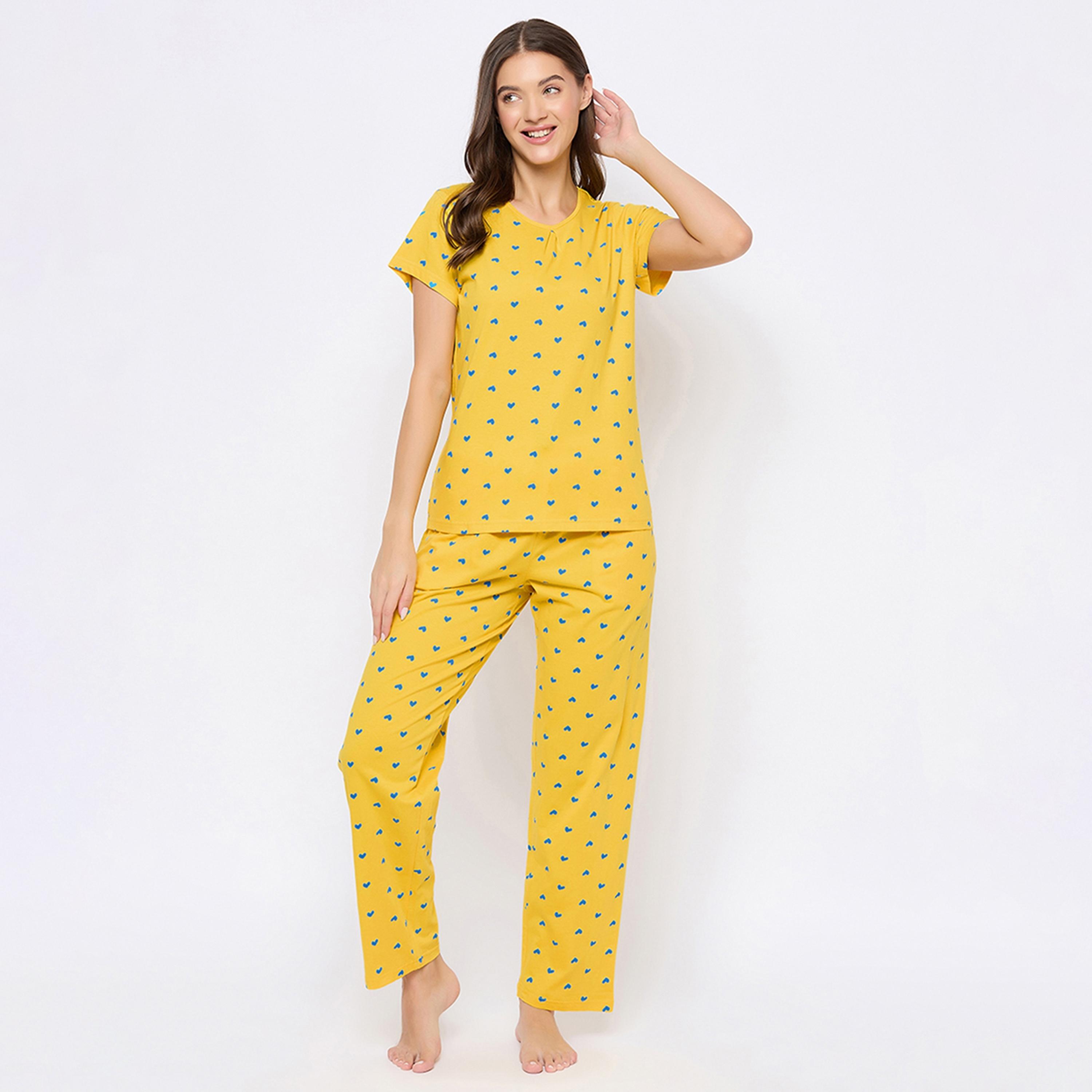 طقم بيجامة وقميص نسائي بطبعة قلب باللون الأصفر من كلوفيا - قطن خالص-women-clothing-nightwear-pyjamas-longsets-image-1