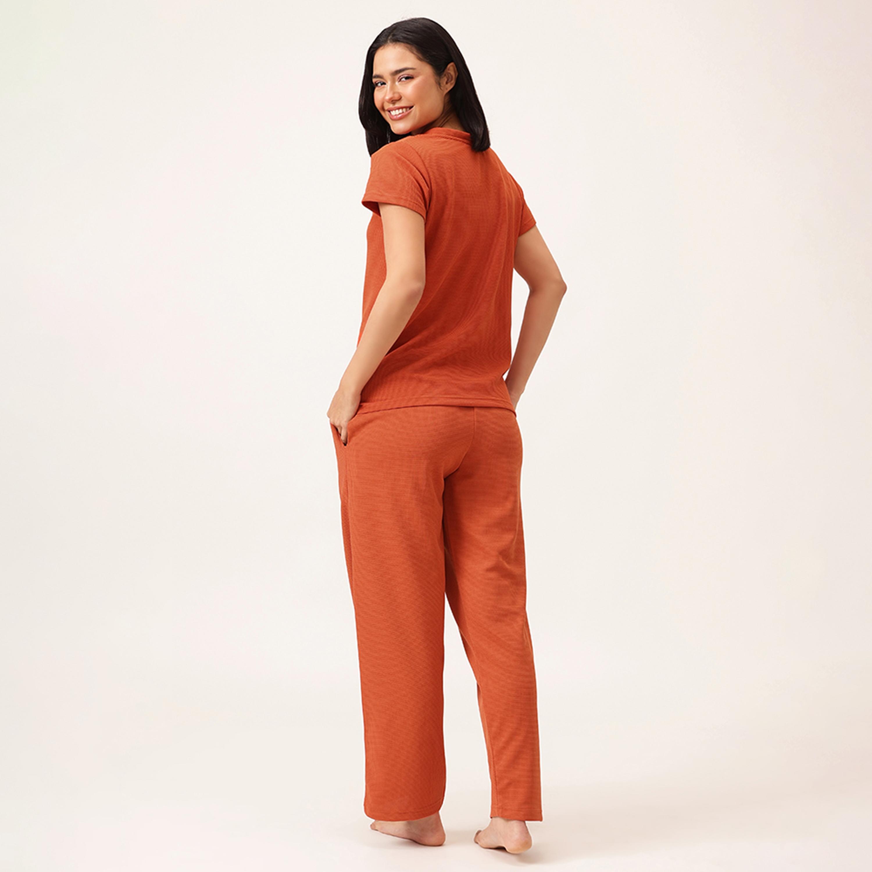 طقم تي شيرت وبيجامة "شيك بيسك" - وافل أحمر قرميدي من كلوفيا-women-clothing-nightwear-pyjamas-longsets-image-4