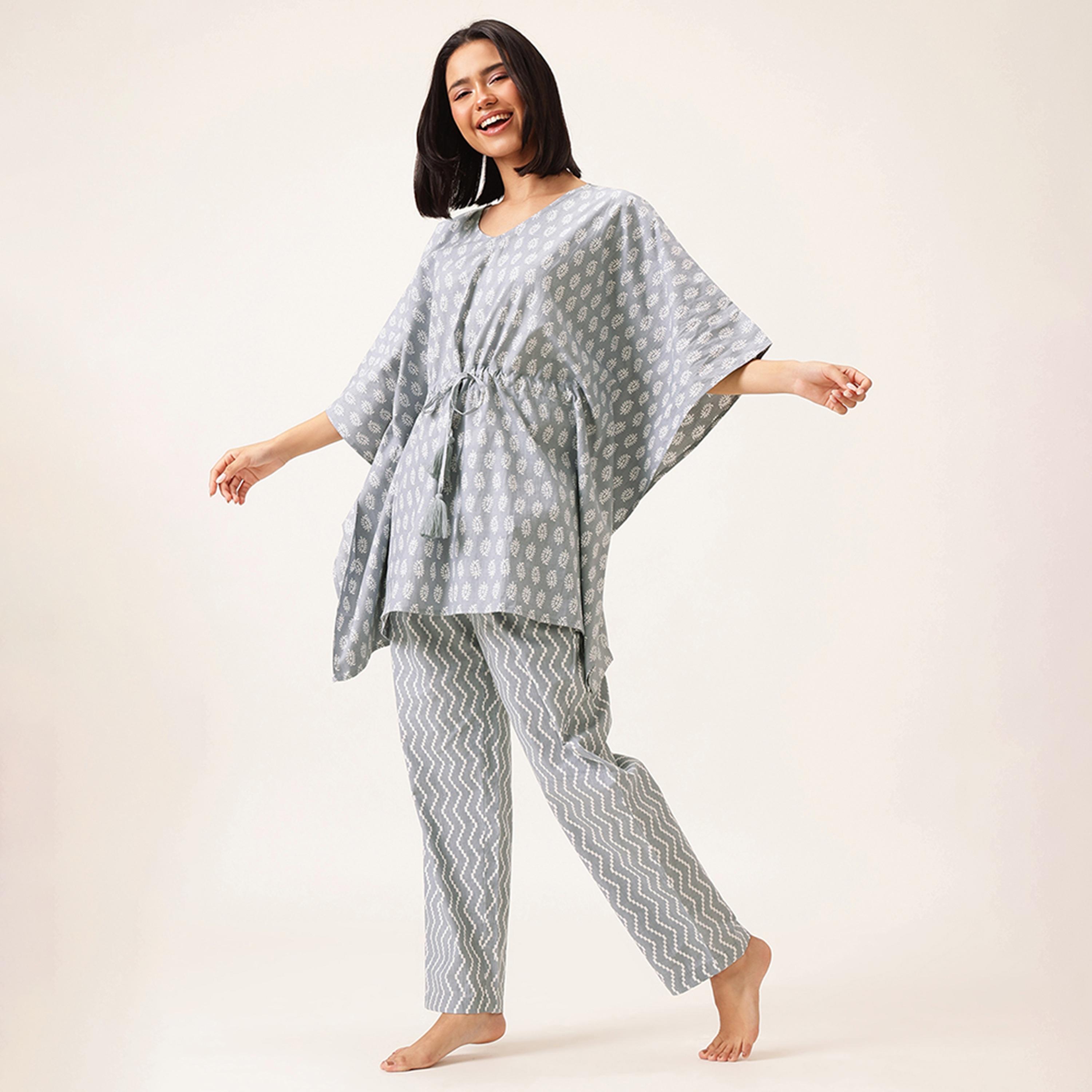 طقم توب وبيجامة قفطان "بلوك مي بريتي" - 100% قطن رمادي فاتح من كلوفيا-women-clothing-nightwear-pyjamas-longsets-image-1