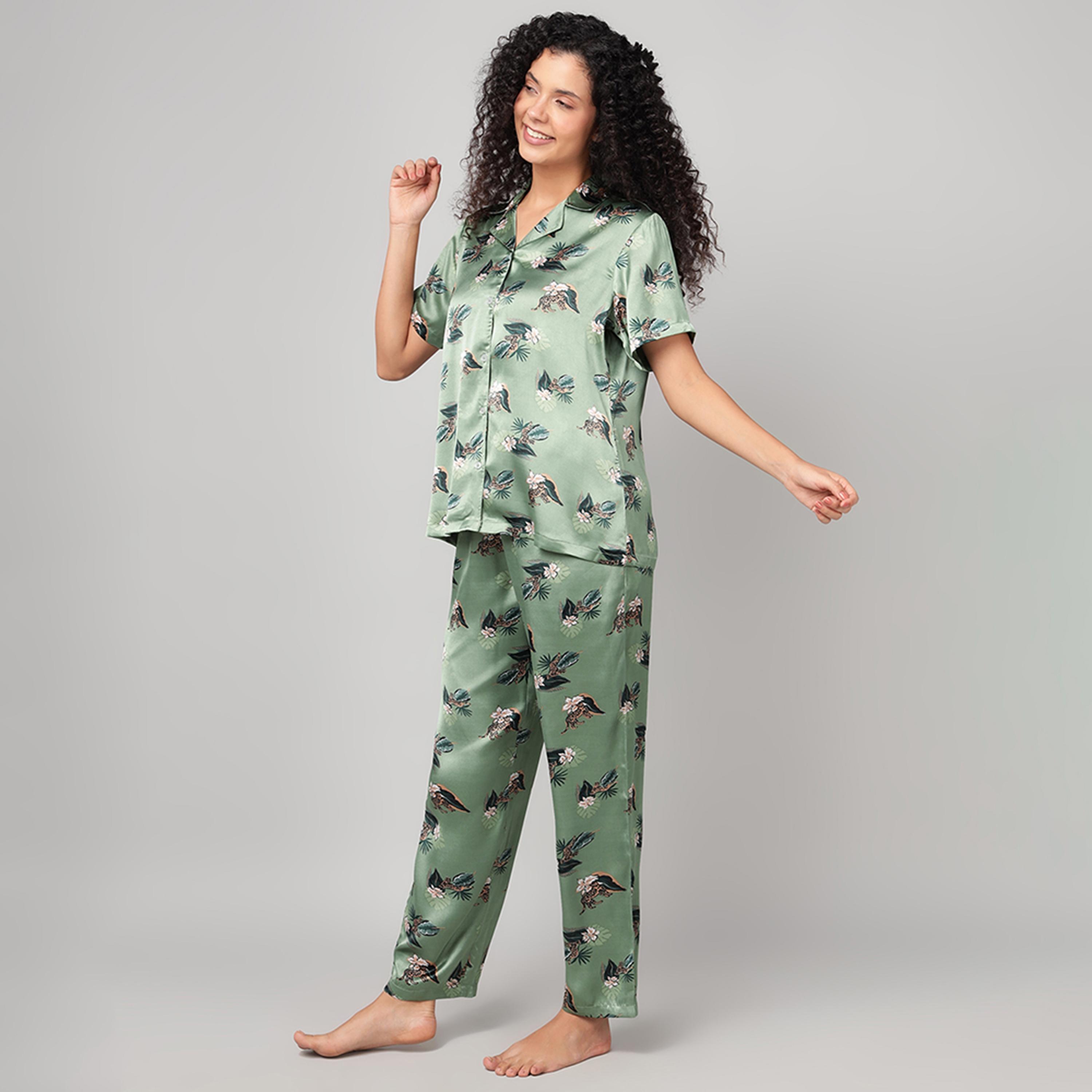طقم قميص وبيجامة بأزرار "بريتي فلورالز" - ستان أخضر يشمي من كلوفيا-women-clothing-nightwear-pyjamas-longsets-image-2
