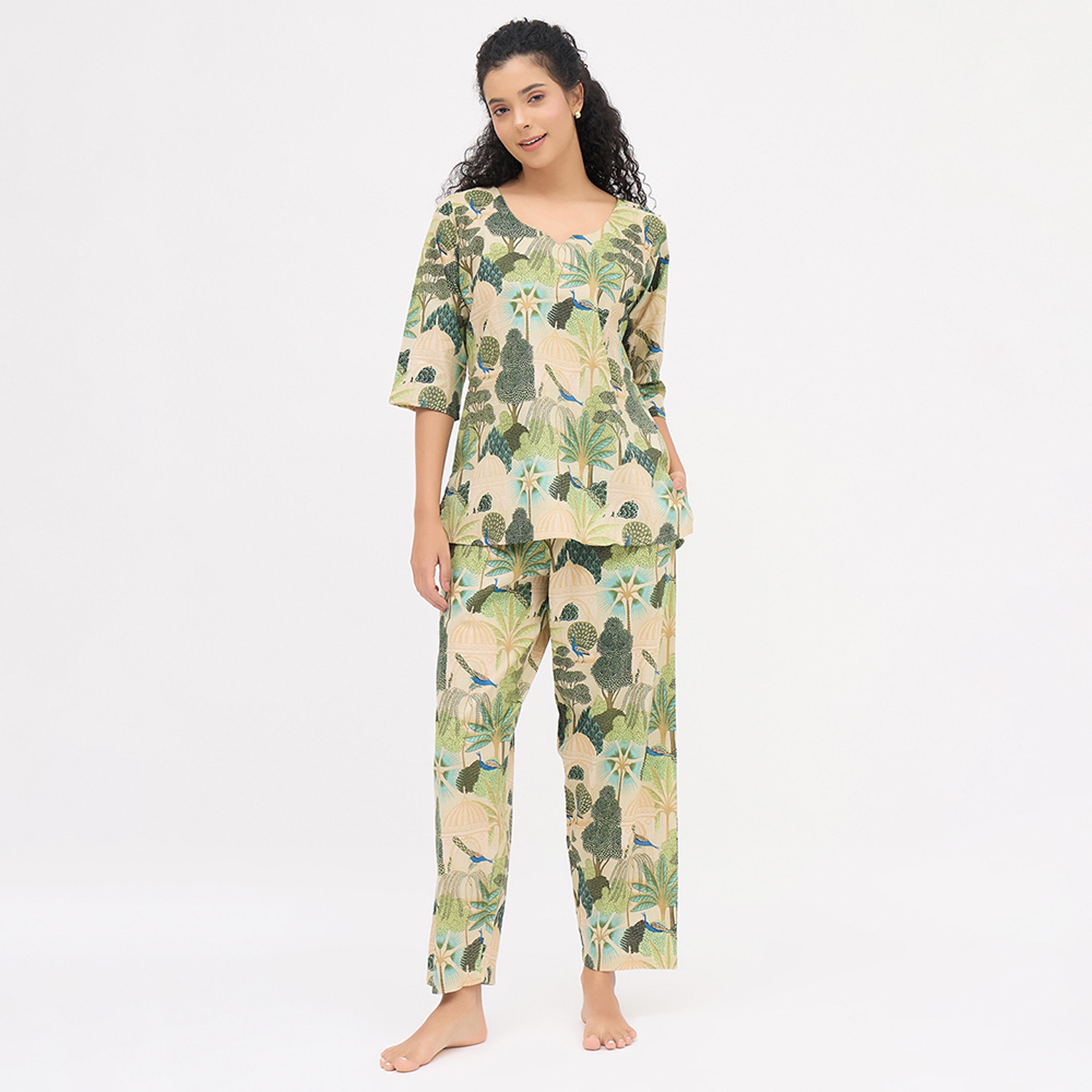 طقم توب وبيجامة كورتا بطبعة استوائية - 100% قطن أخضر فاتح من كلوفيا-women-clothing-nightwear-pyjamas-longsets-image-1