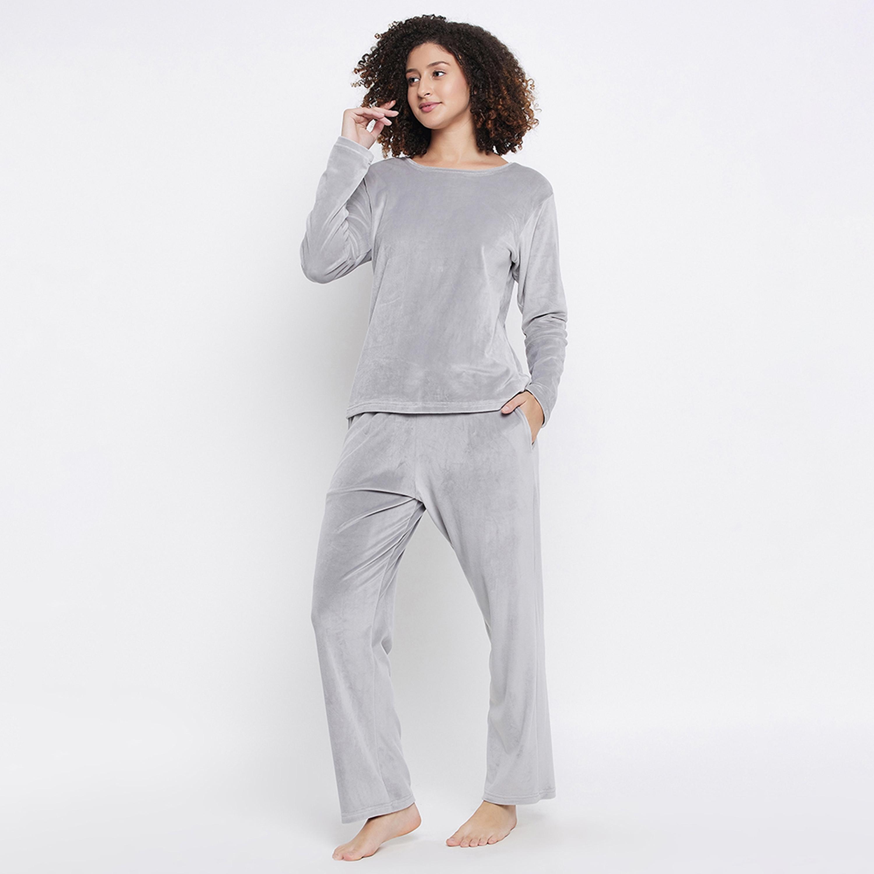 طقم بيجامة وسويت شيرت نسائي أنيق باللون الرمادي الفاتح من كلوفيا - مخملي-women-clothing-nightwear-pyjamas-longsets-image-2