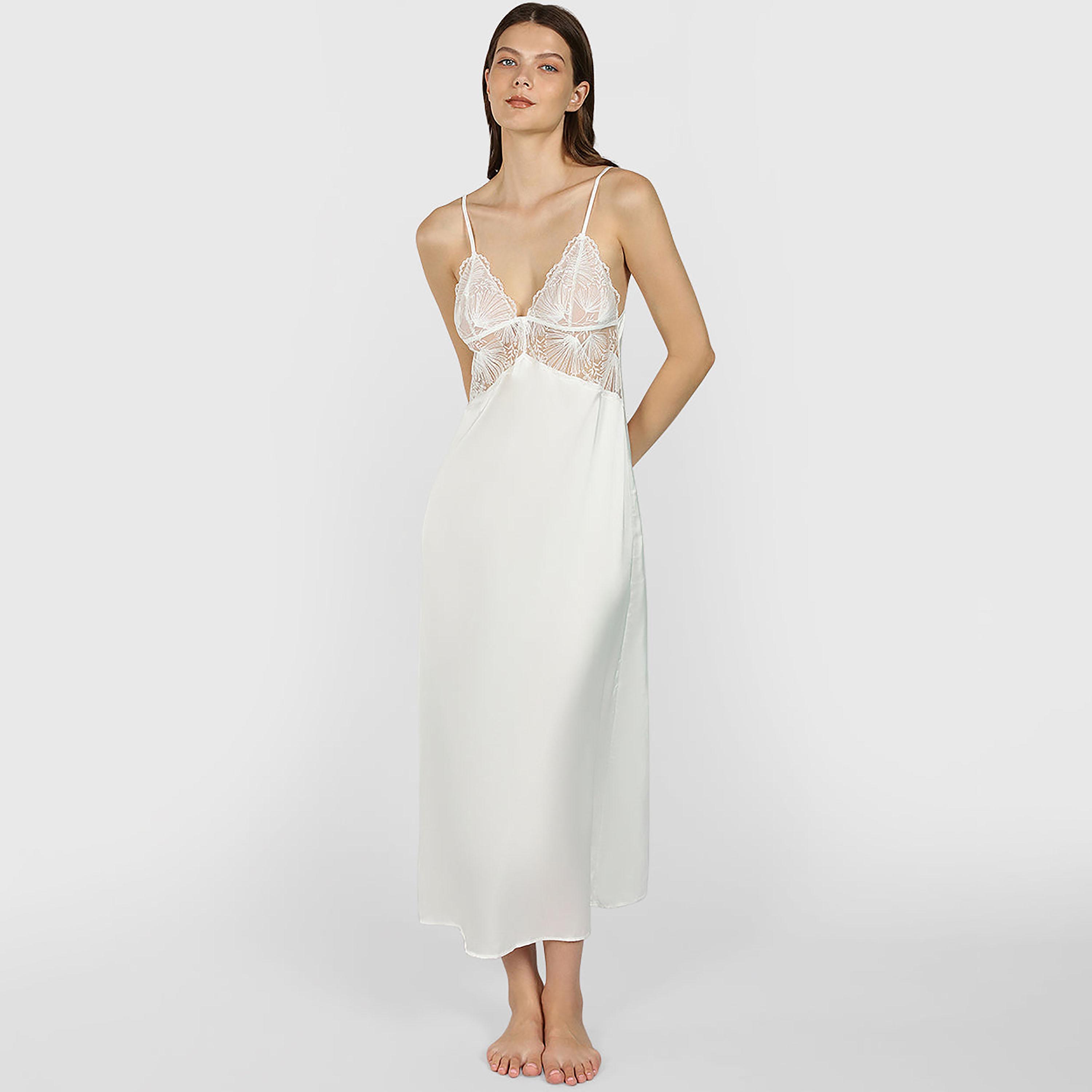 فستان داخلي نسائي من الدانتيل بحمالات وبلا أكمام من إيسلا اند إيفي-women-clothing-nightwear-nighties-image-1