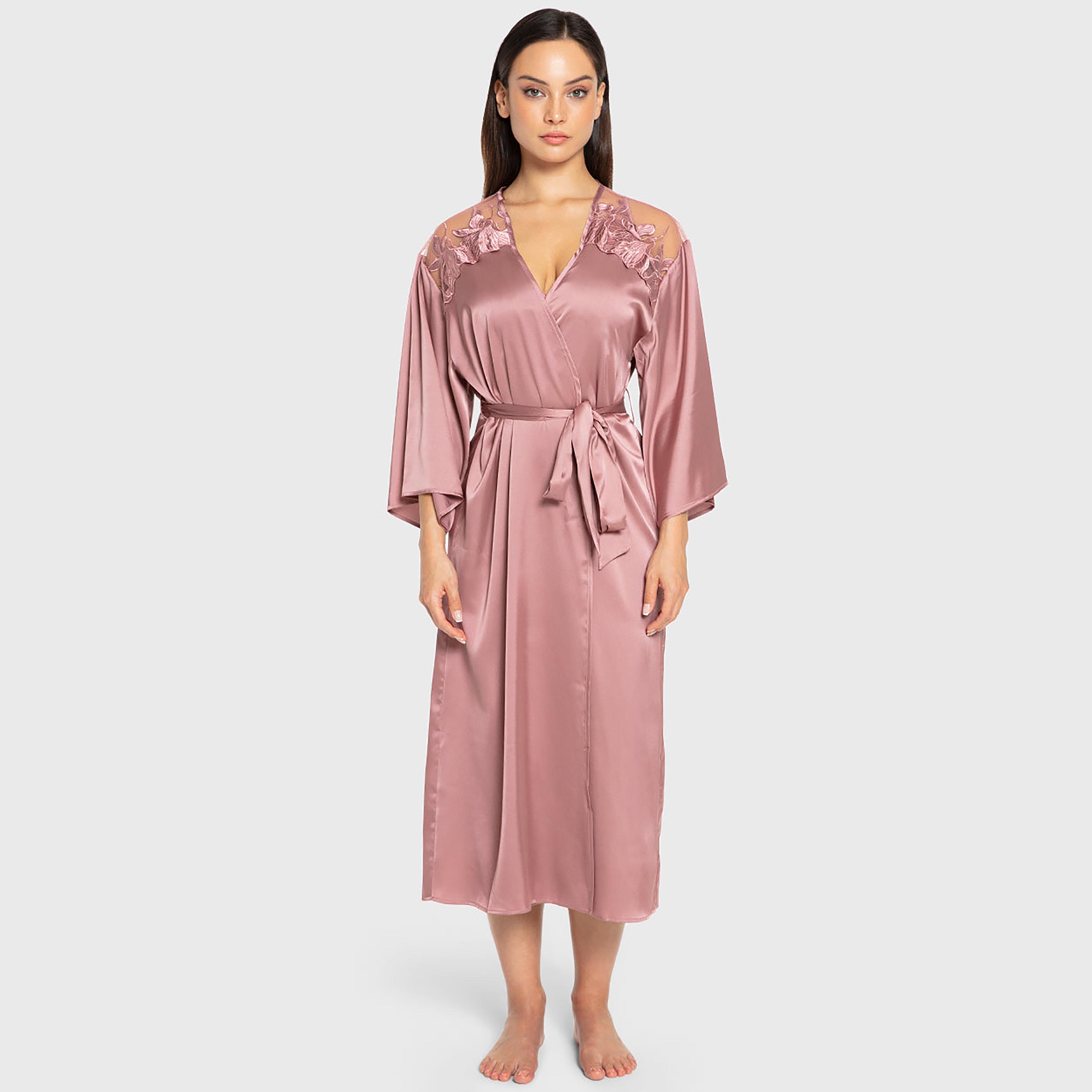 روب نسائي بأكمام واسعة وفتحة رقبة سبعة وتطريز زهور من إيسلا آند إيفي-women-clothing-nightwear-robes-image-1