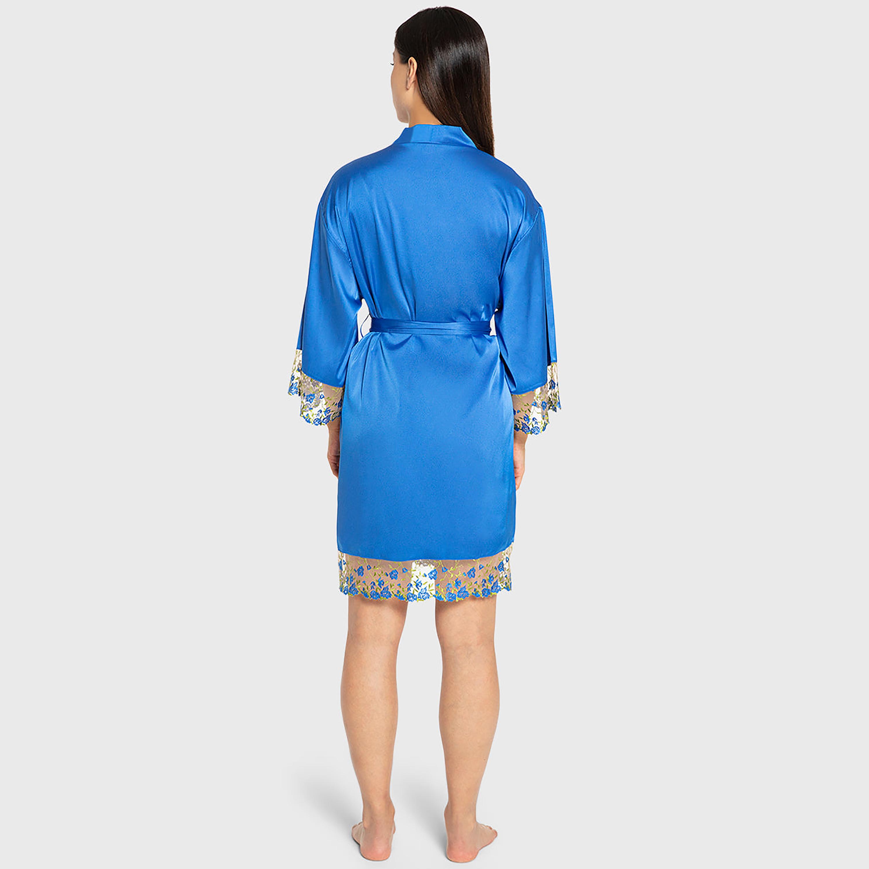 روب نسائي بأكمام واسعة وفتحة رقبة سبعة وتطريز زهور من إيسلا آند إيفي-women-clothing-nightwear-robes-image-3
