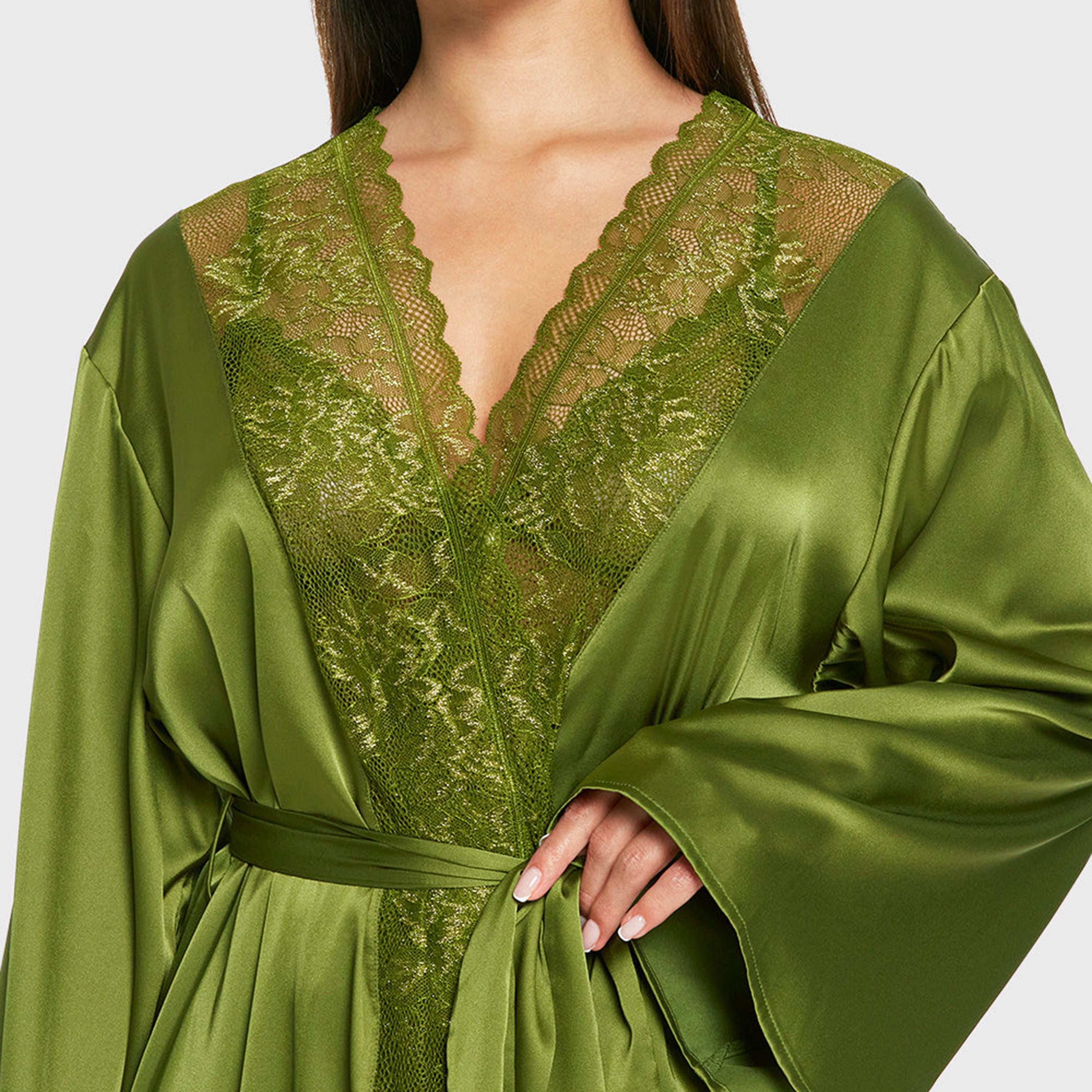 روب نسائي بأكمام واسعة وفتحة رقبة سبعة من الدانتيل من إيسلا آند إيفي-women-clothing-nightwear-robes-image-5