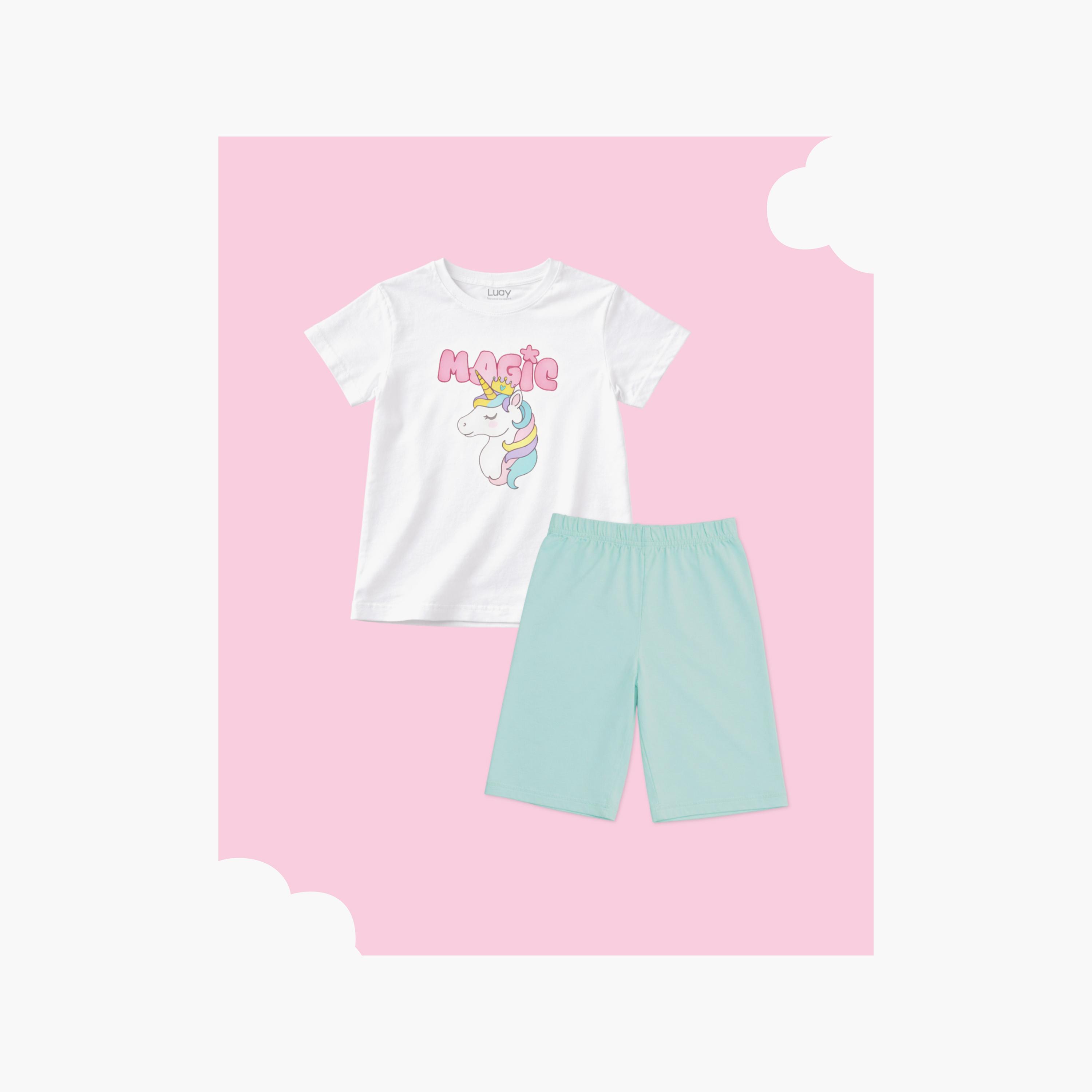 طقم تيشيرت بأكمام قصيرة بطبعة "يونيكورن سحري" وشورت من لؤي-girls-clothing-setsandcoords-image-2