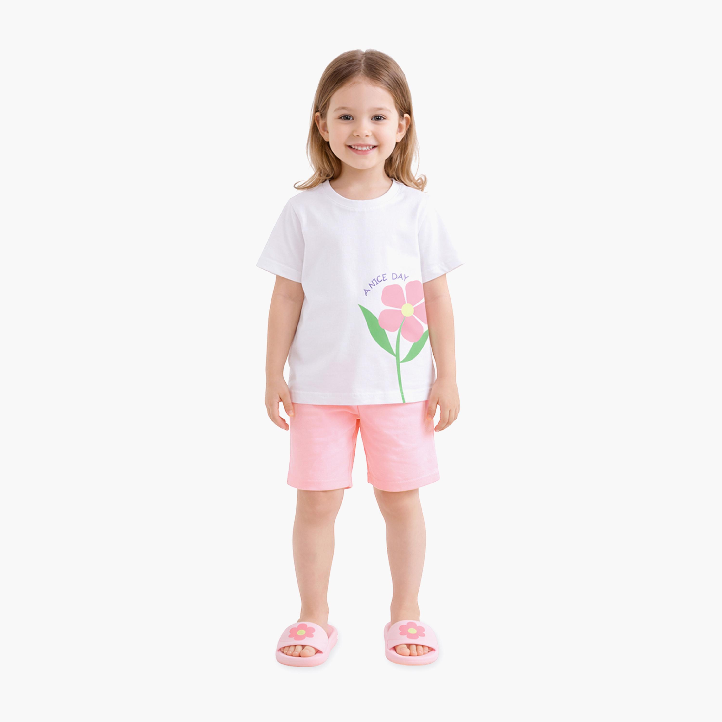 طقم تيشيرت بأكمام قصيرة بطبعة أزهار "A Nice Day" وشورت من لؤي-girls-clothing-setsandcoords-image-1