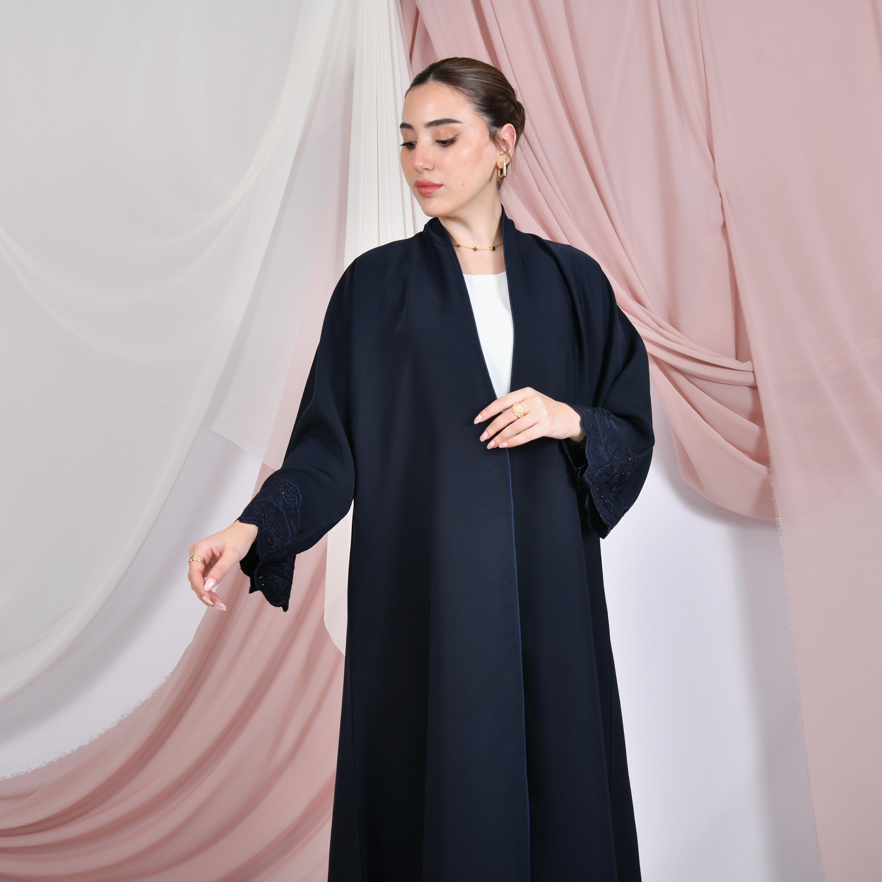 عباية نسائية كتان بقصة ربع دائرة بأكمام واسعة مزينة بتطريز على شكل صدف من حوراء.-women-arabicclothing-abayas-image-6