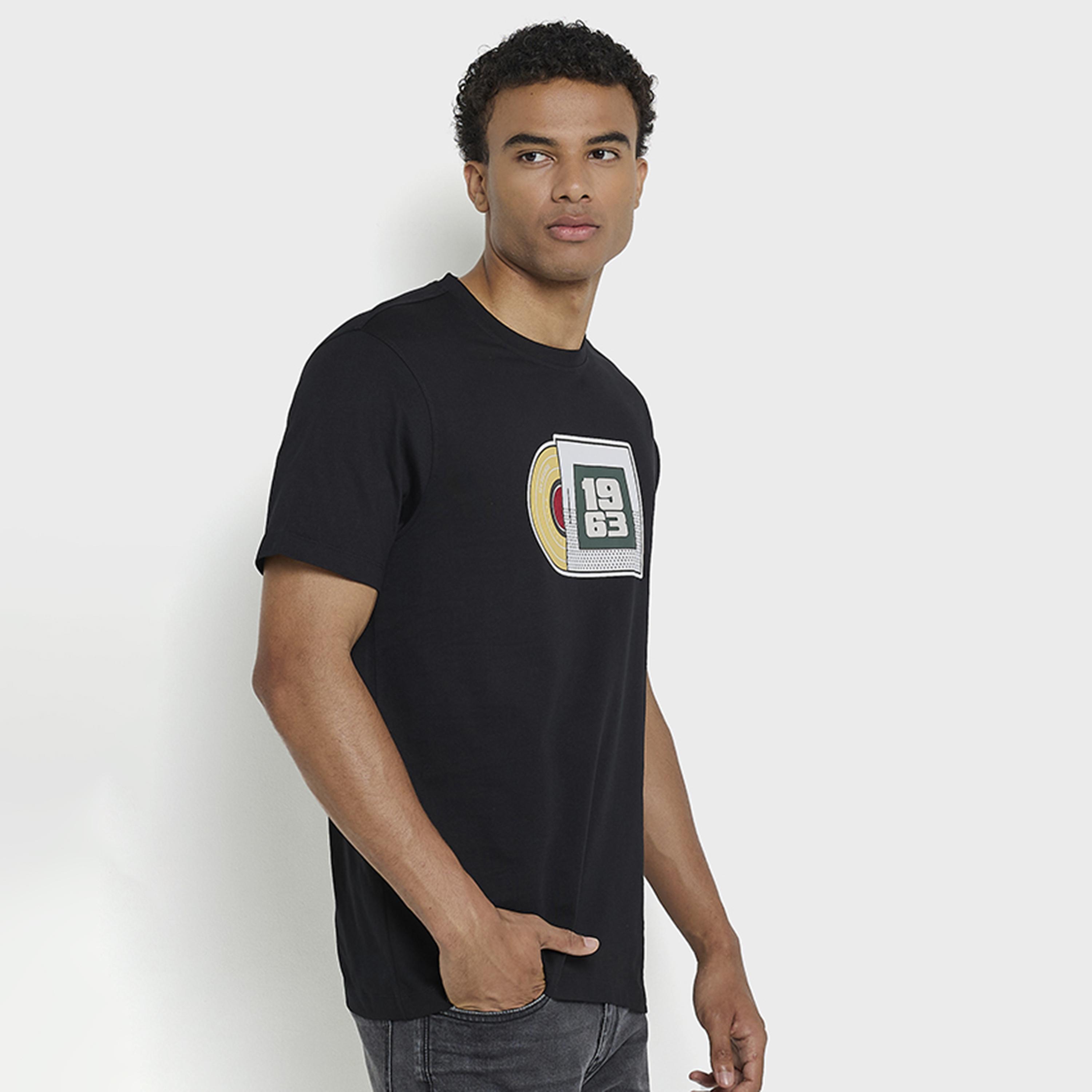 تيشيرت رجالي بياقة دائرية وأكمام قصيرة مطبوع برسومات جرافيكية من بن شيرمان-men-clothing-tshirtsandpolos-tshirts-image-6