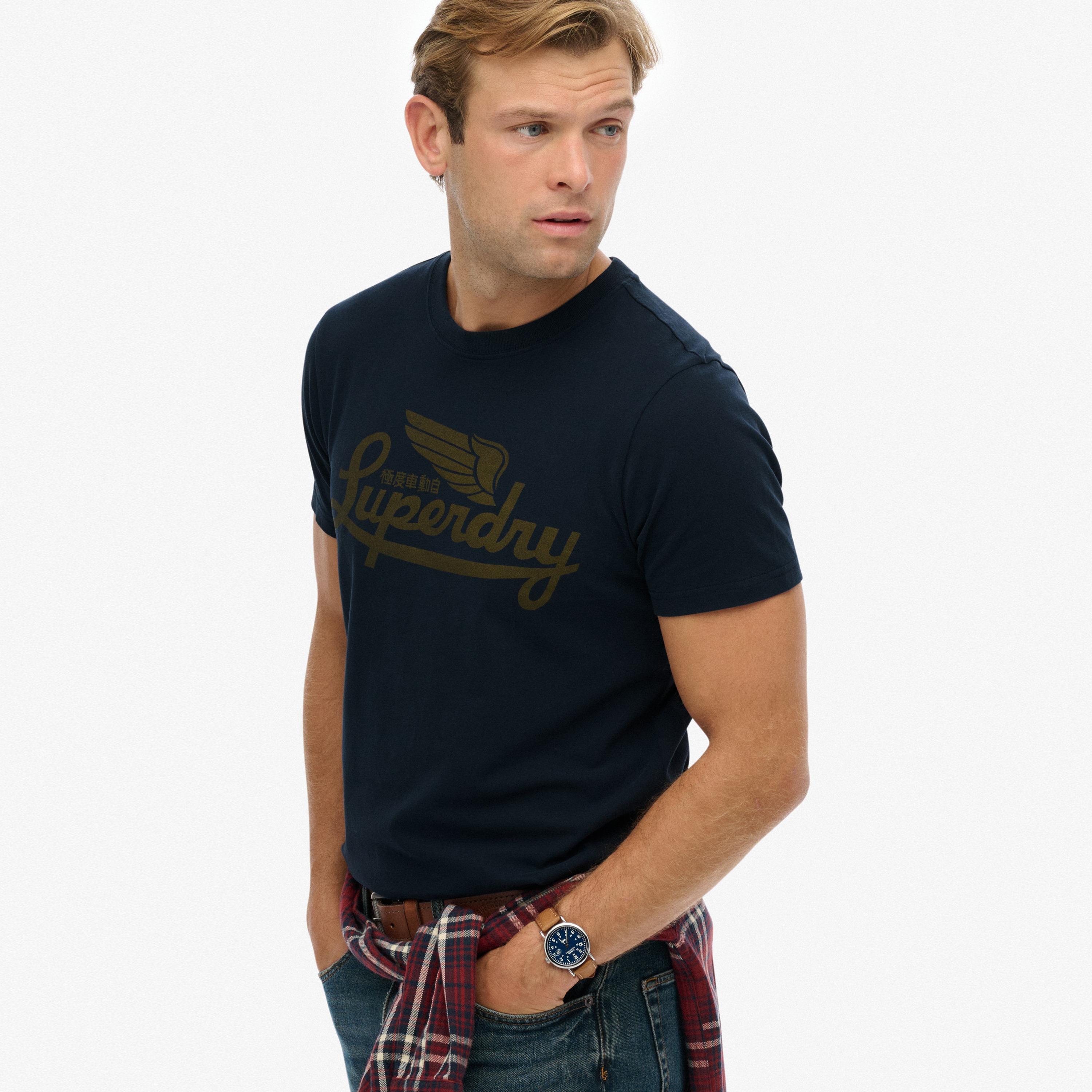 تيشيرت رجالي بياقة دائرية وأكمام قصيرة، مطبوع عليه نص من سوبردراي-men-clothing-tshirtsandpolos-tshirts-image-4