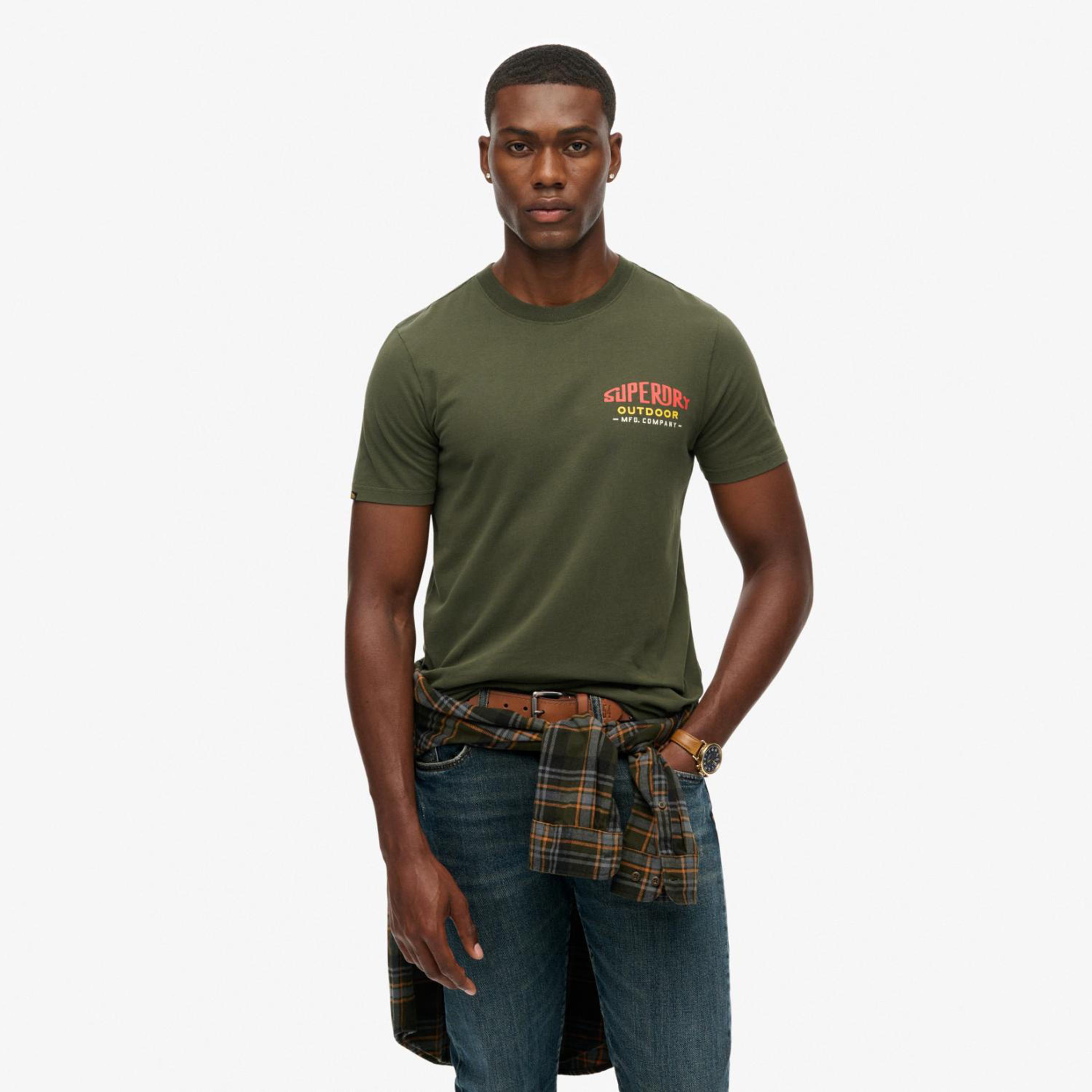 تي شيرت رجالي برقبة دائرية وأكمام قصيرة بشعار من سوبردراي-men-clothing-tshirtsandpolos-tshirts-image-1