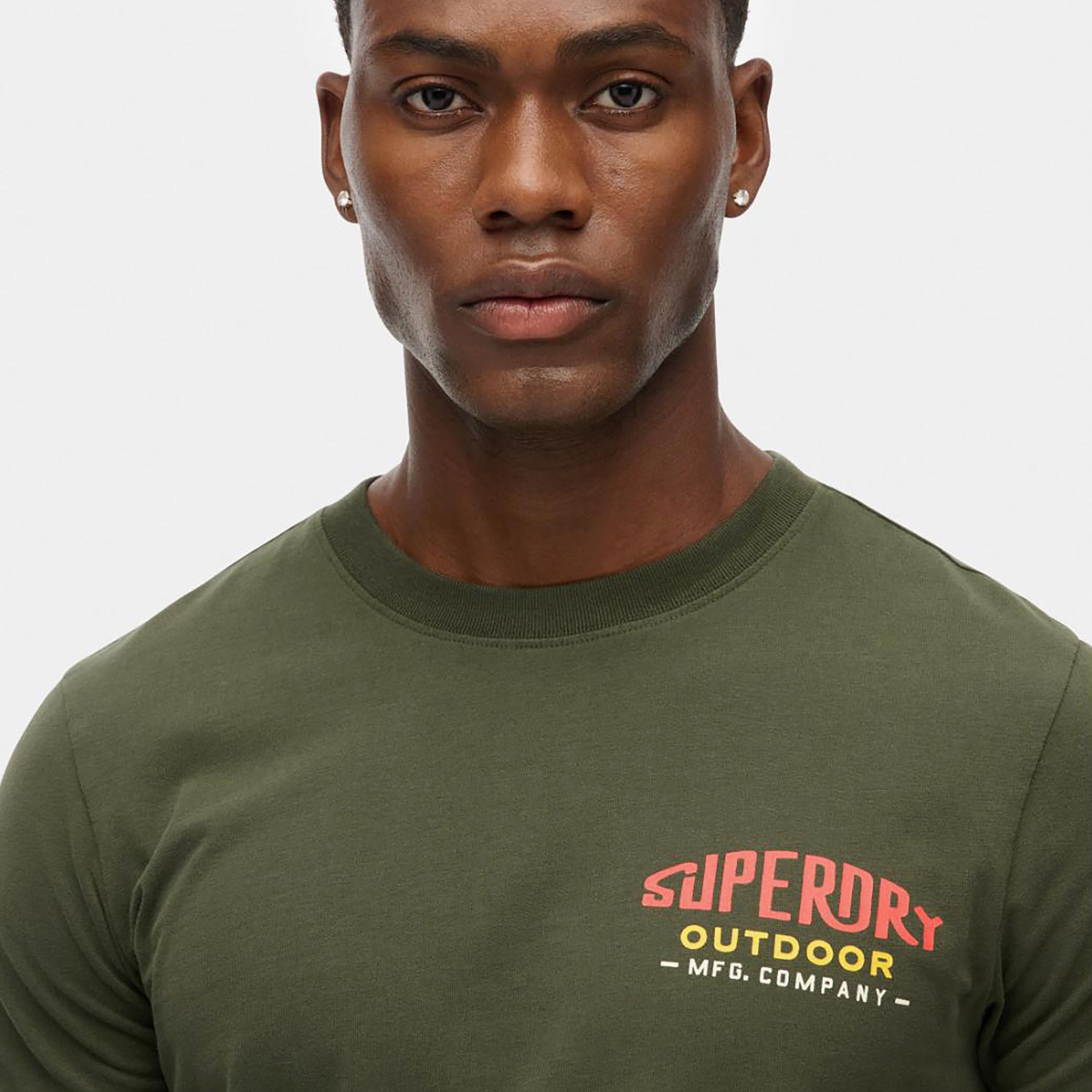 تي شيرت رجالي برقبة دائرية وأكمام قصيرة بشعار من سوبردراي-men-clothing-tshirtsandpolos-tshirts-image-3