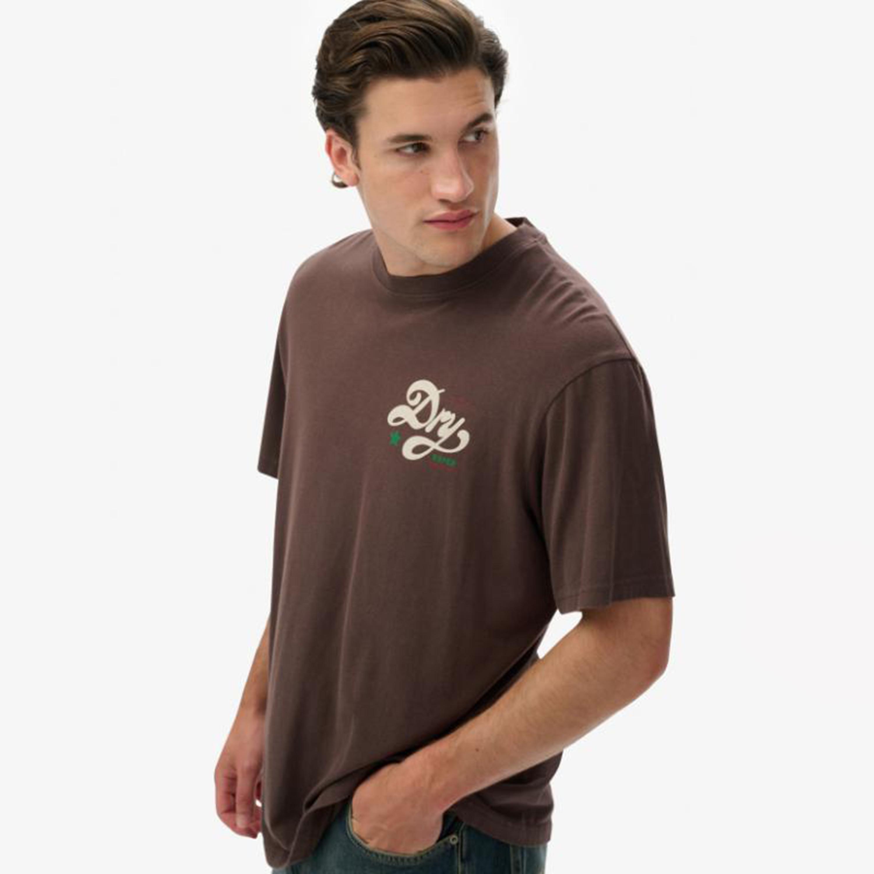 تي شيرت رجالي مطبوع برقبة دائرية وأكمام قصيرة من سوبردراي-men-clothing-tshirtsandpolos-tshirts-image-4
