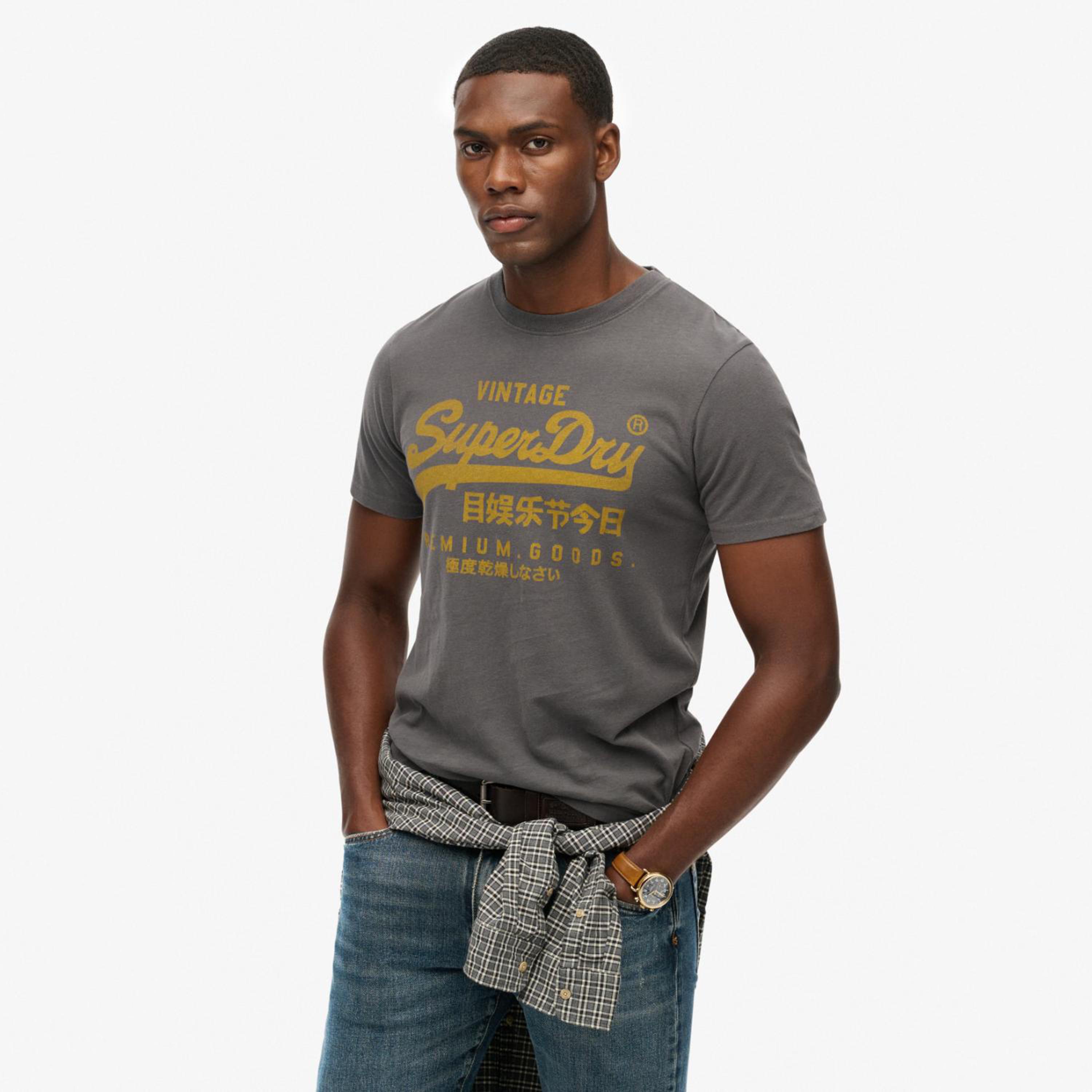 تي شيرت رجالي برقبة دائرية وأكمام قصيرة بشعار من سوبردراي-men-clothing-tshirtsandpolos-tshirts-image-1