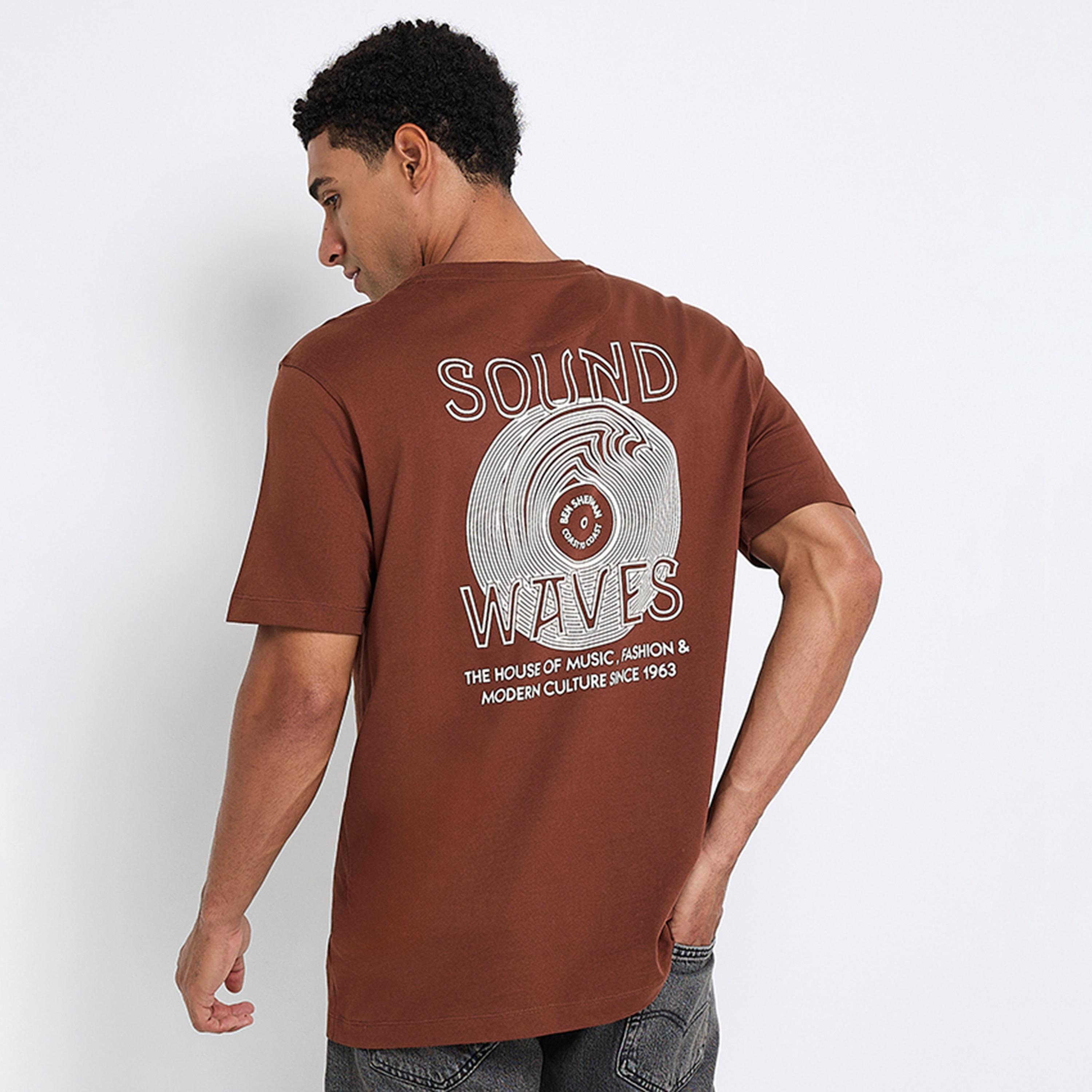 تيشيرت رجالي بياقة دائرية وأكمام قصيرة مطبوع برسومات جرافيكية من بن شيرمان-men-clothing-tshirtsandpolos-tshirts-image-4
