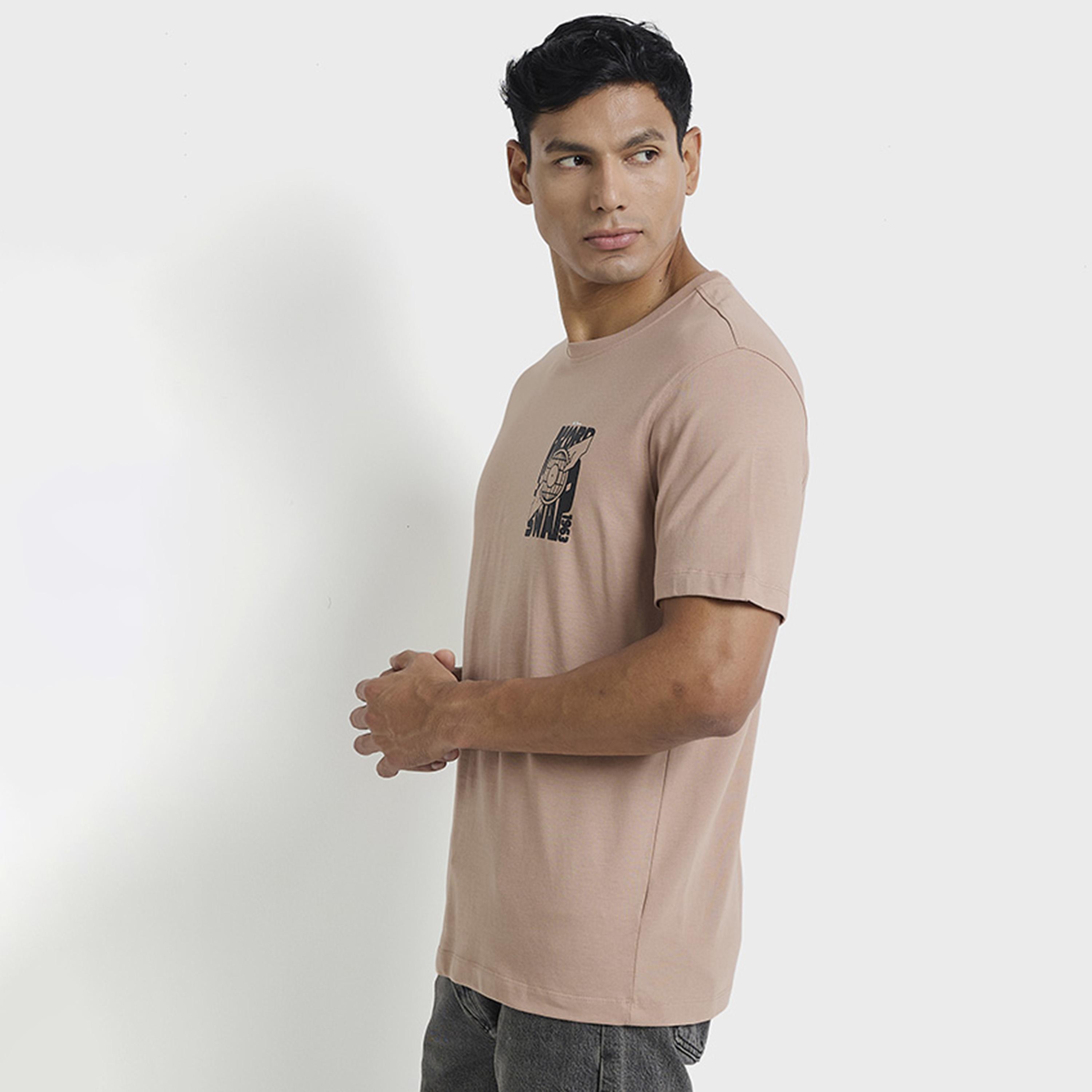تيشيرت رجالي بياقة دائرية وأكمام قصيرة مطبوع برسومات جرافيكية من بن شيرمان-men-clothing-tshirtsandpolos-tshirts-image-3