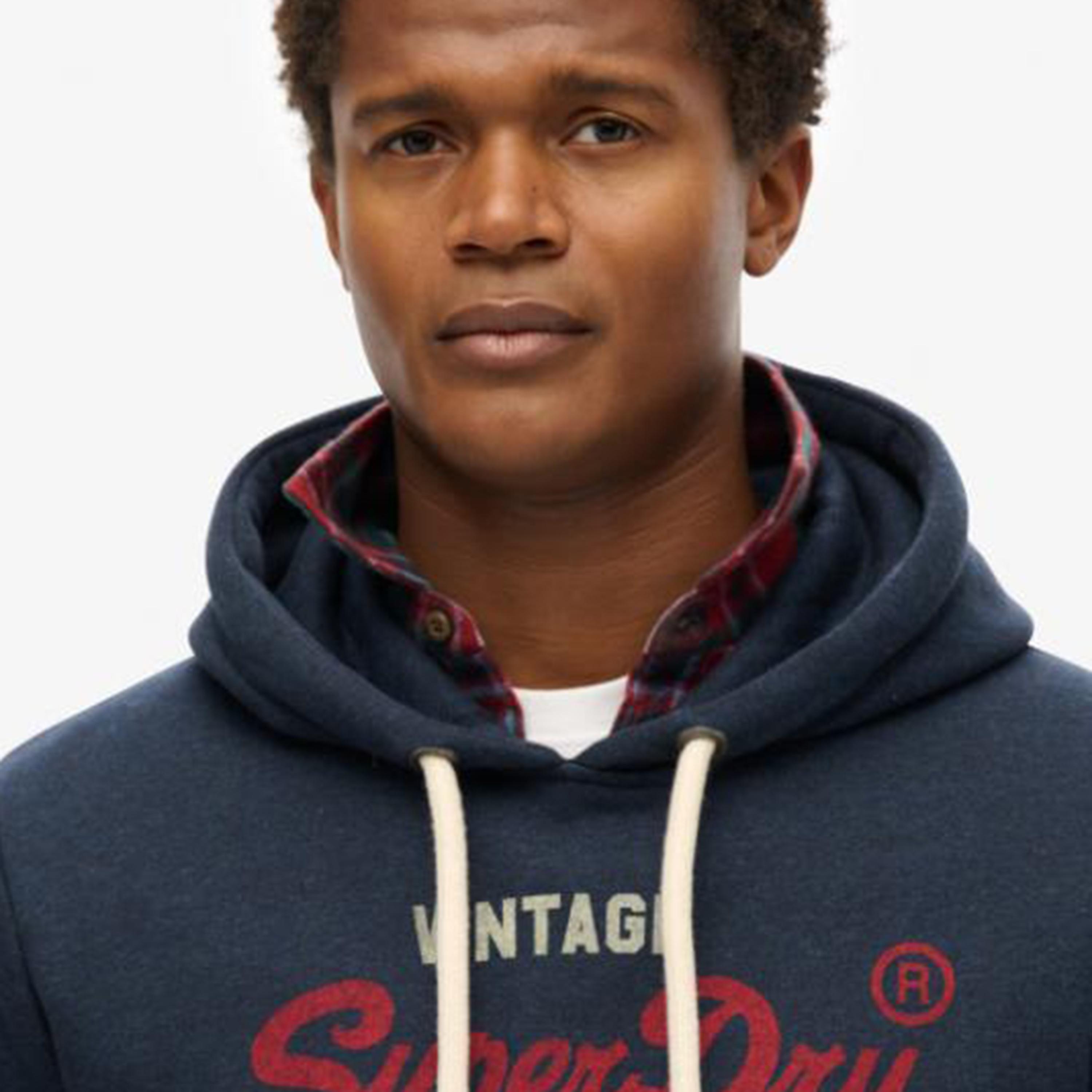 كنزة بغطاء رأس رجالية مطبوعة بأكمام طويلة ورقبة بغطاء من سوبر دراي-men-winterwear-hoodiesandsweatshirts-image-3