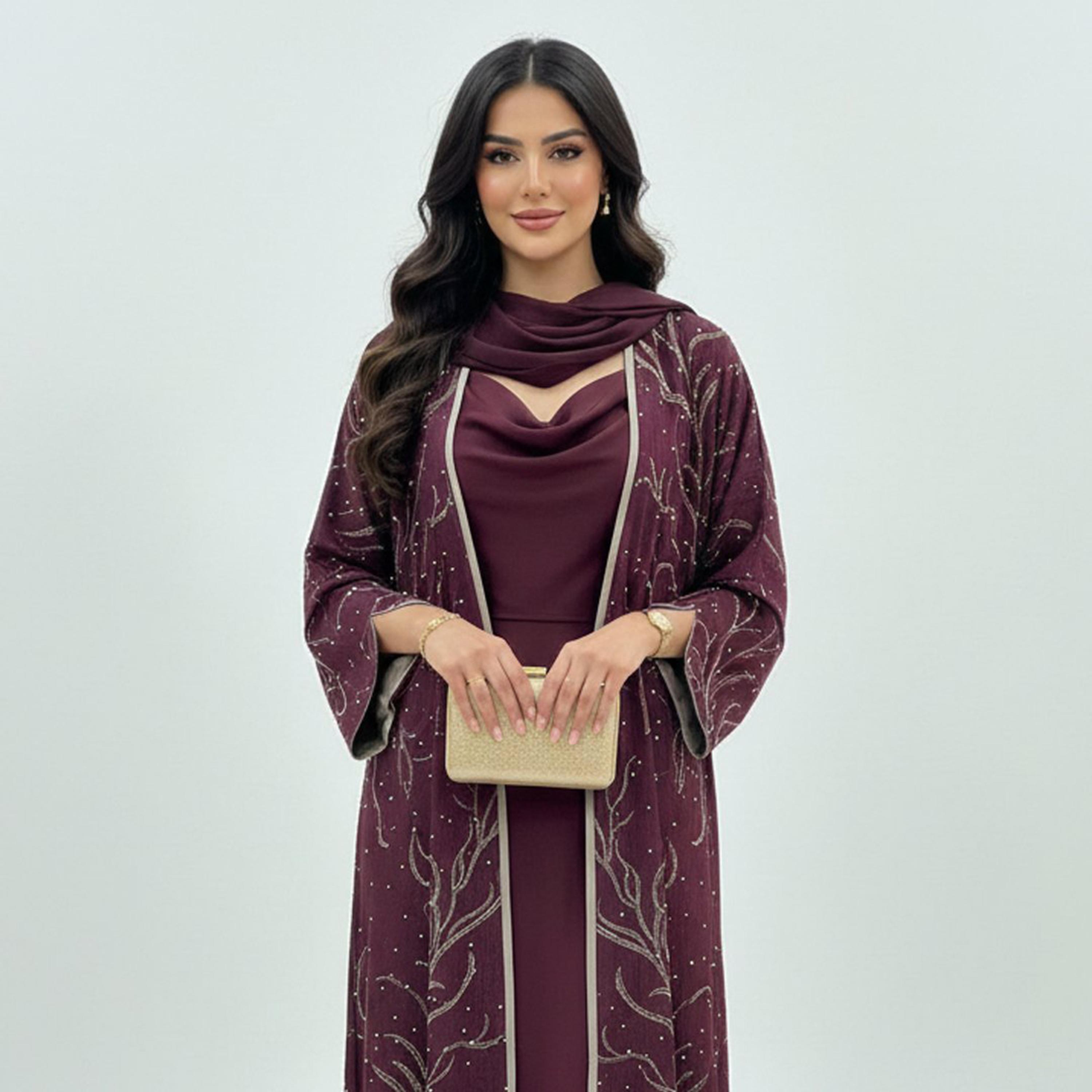 عباية كريب بتطريز كامل نسائية - "واين" من بيوند عباية-women-arabicclothing-abayas-image-2