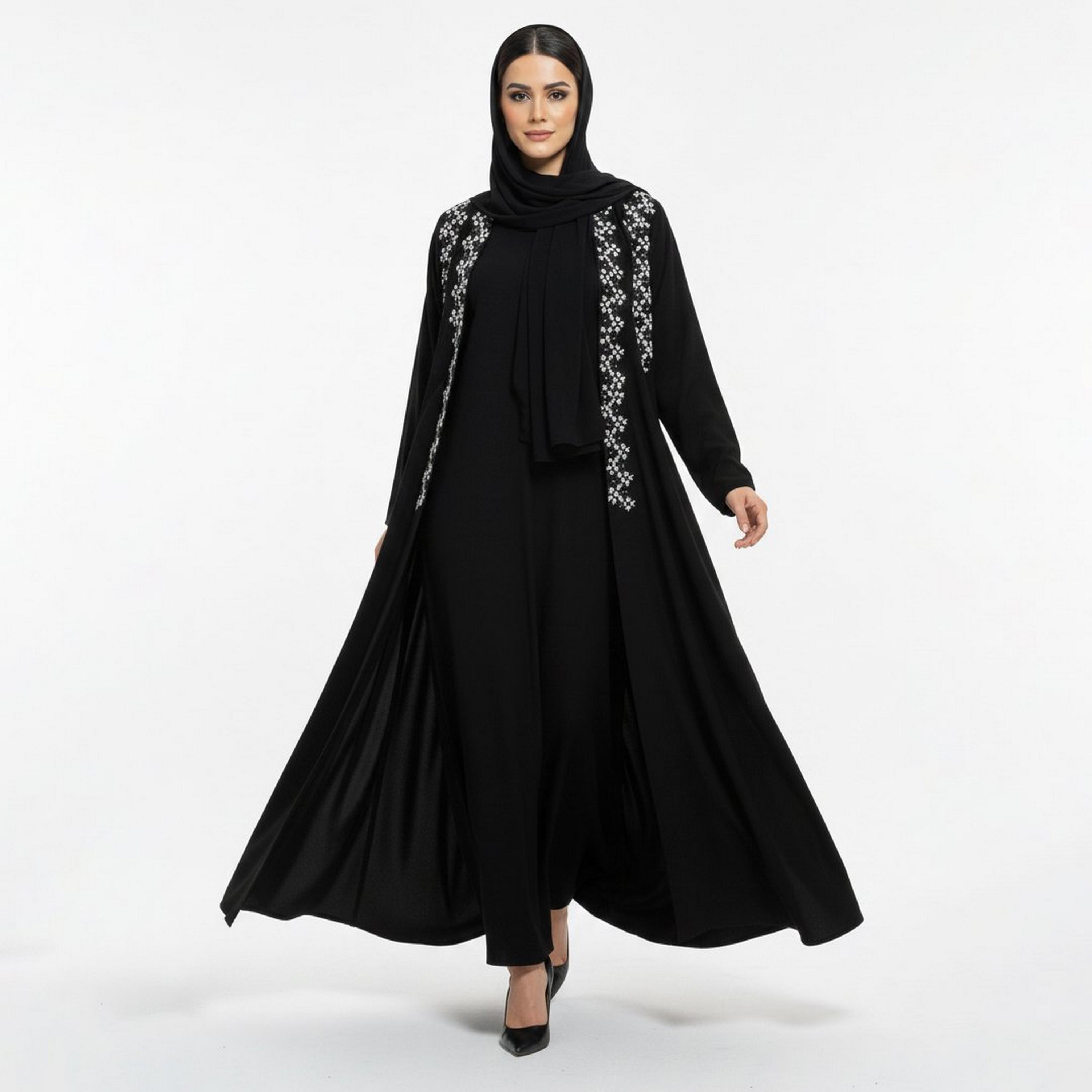 عباية بقصة "كلوش" كتان مطرزة مع حجاب نسائية - أسود من بيوند عباية-women-arabicclothing-abayas-image-5
