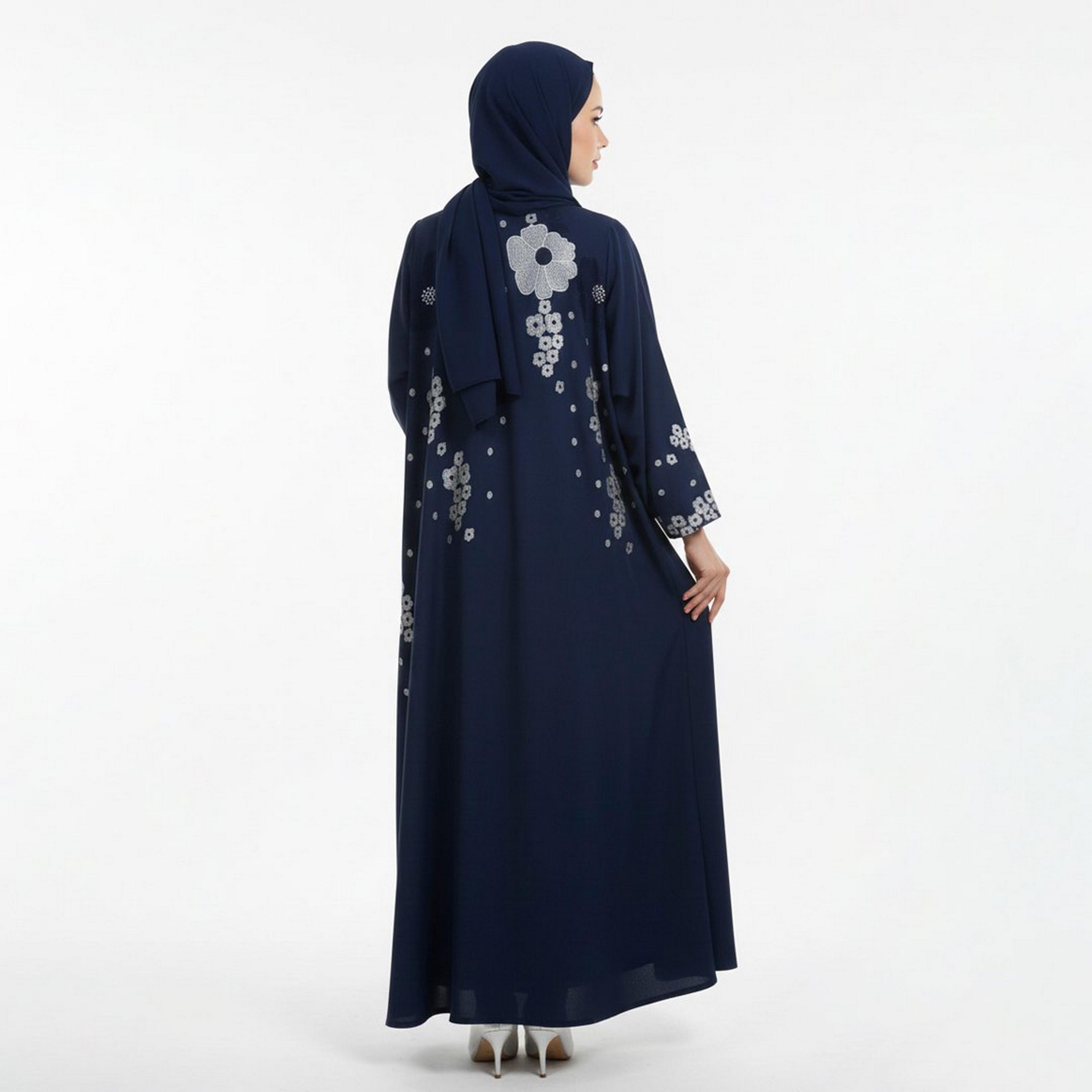 عباية سهرة بقصة "كلوش" كتان بتطريز "فلورال" مع حجاب نسائية - كحلي من بيوند عباية-women-arabicclothing-abayas-image-4