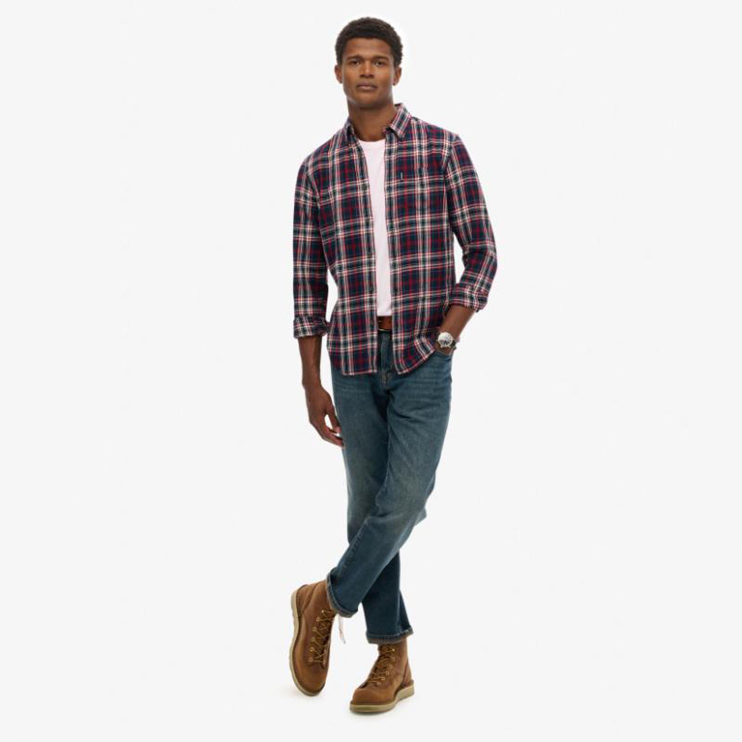 قميص رجالي بأكمام طويلة وياقة بنقشة مربعات كاروهات من سوبر دراي-men-clothing-shirts-image-2