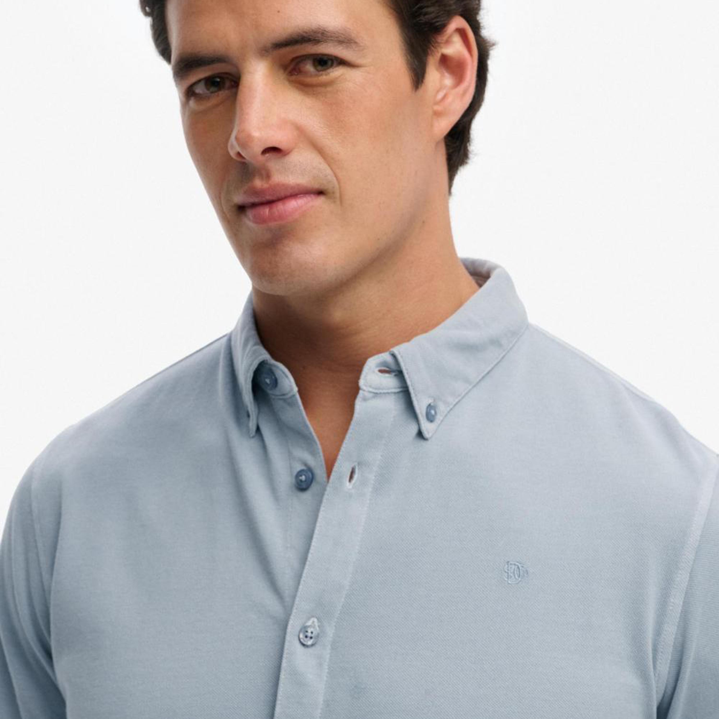 قميص رجالي سادة بأكمام طويلة وياقة بزرار سفلي من سوبردراي-men-clothing-shirts-image-3