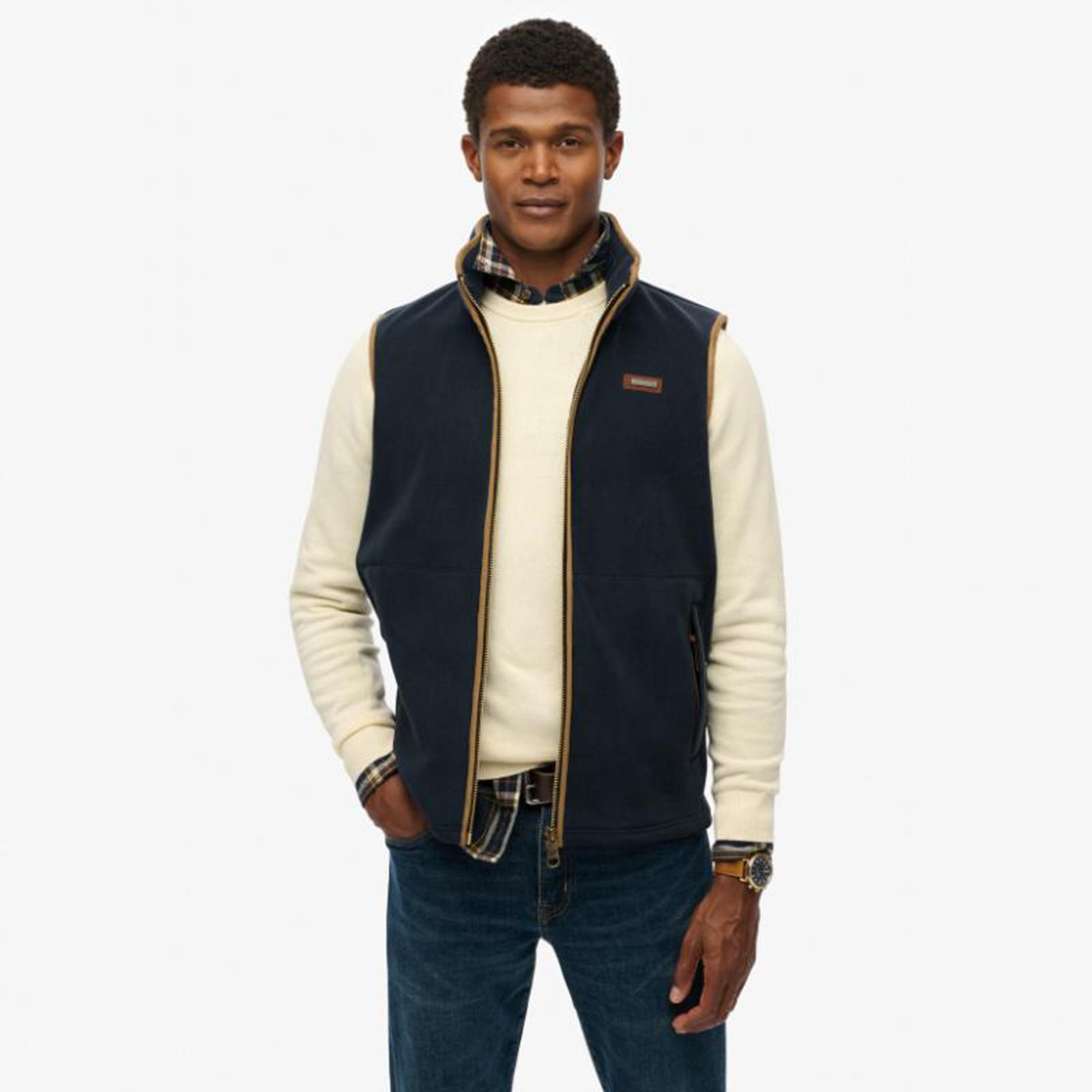 جيليه رجالي سادة بدون أكمام وبياقة عالية من سوبر دراي-men-clothing-jacketsandblazers-jackets-image-1