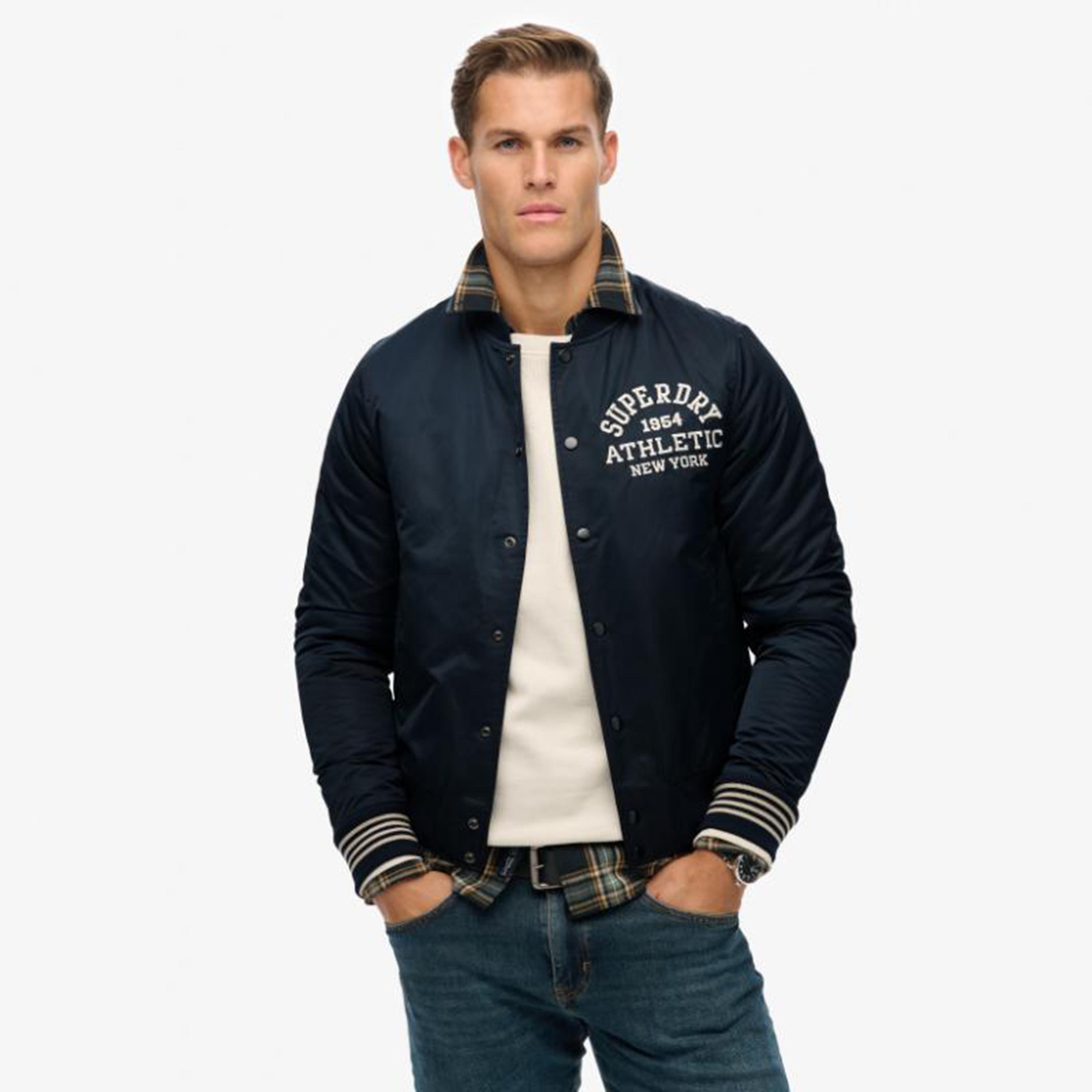 جاكيت بومبر رجالي مطرز بأكمام طويلة وياقة قائمة من سوبر دراي-men-clothing-jacketsandblazers-jackets-image-1