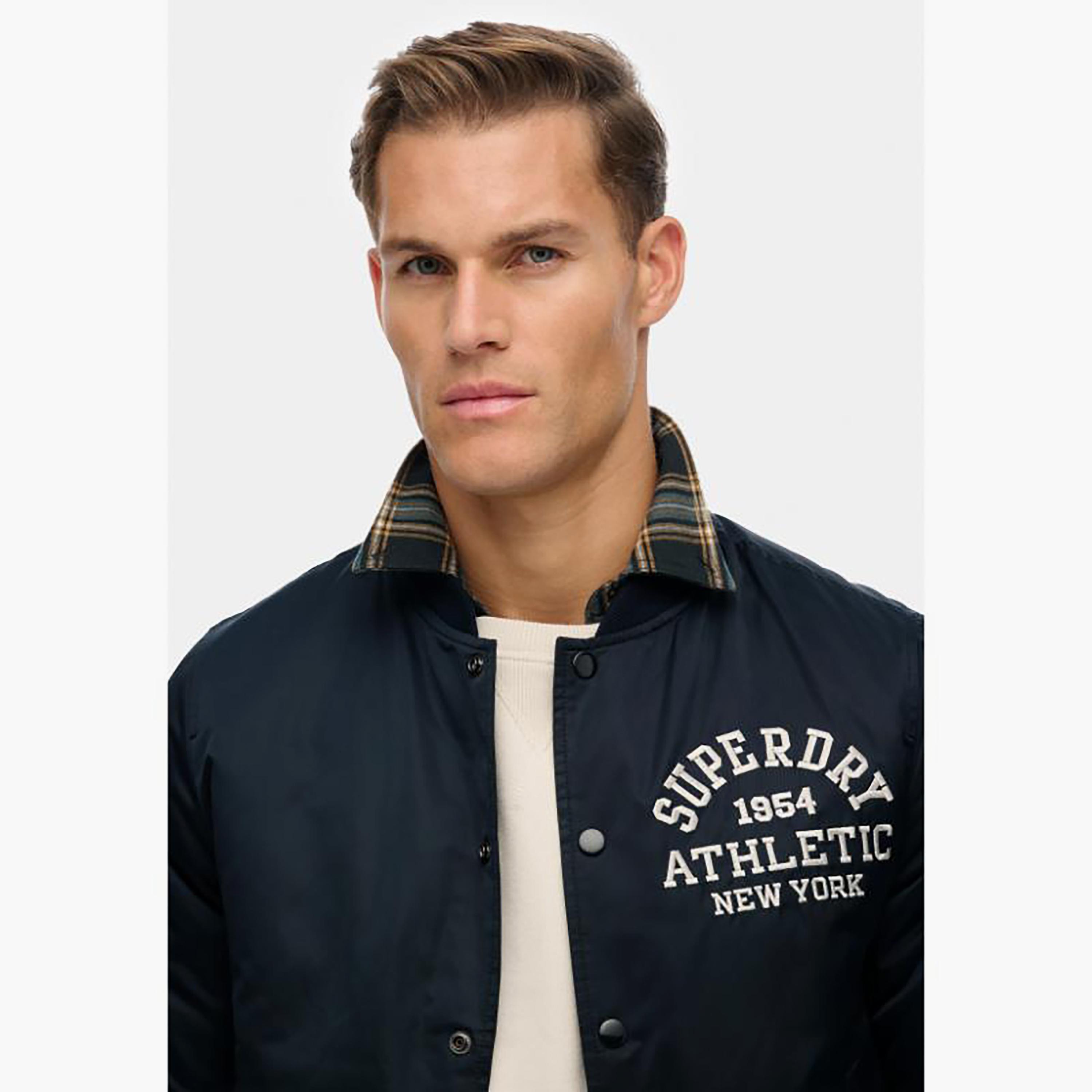 جاكيت بومبر رجالي مطرز بأكمام طويلة وياقة قائمة من سوبر دراي-men-clothing-jacketsandblazers-jackets-image-3