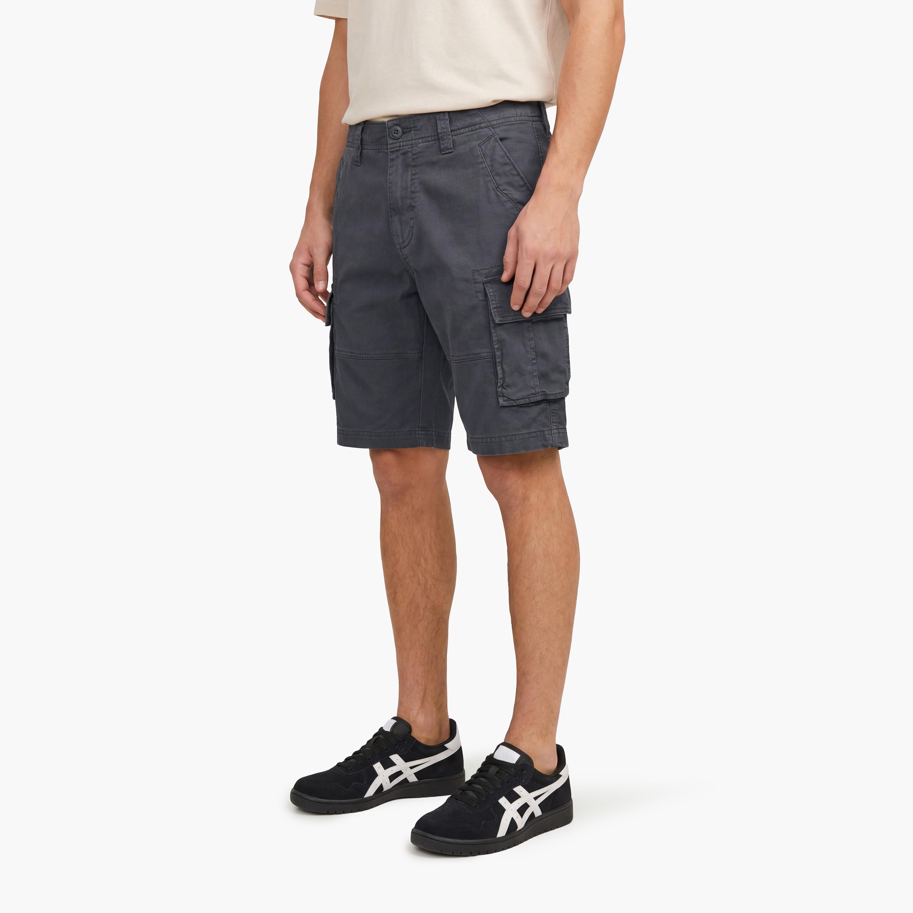 شورت كارغو رجالي سادة بفتحة سحاب وزر وقصة متوسطة الارتفاع من سوبردراي-men-clothing-bottoms-shorts-image-3