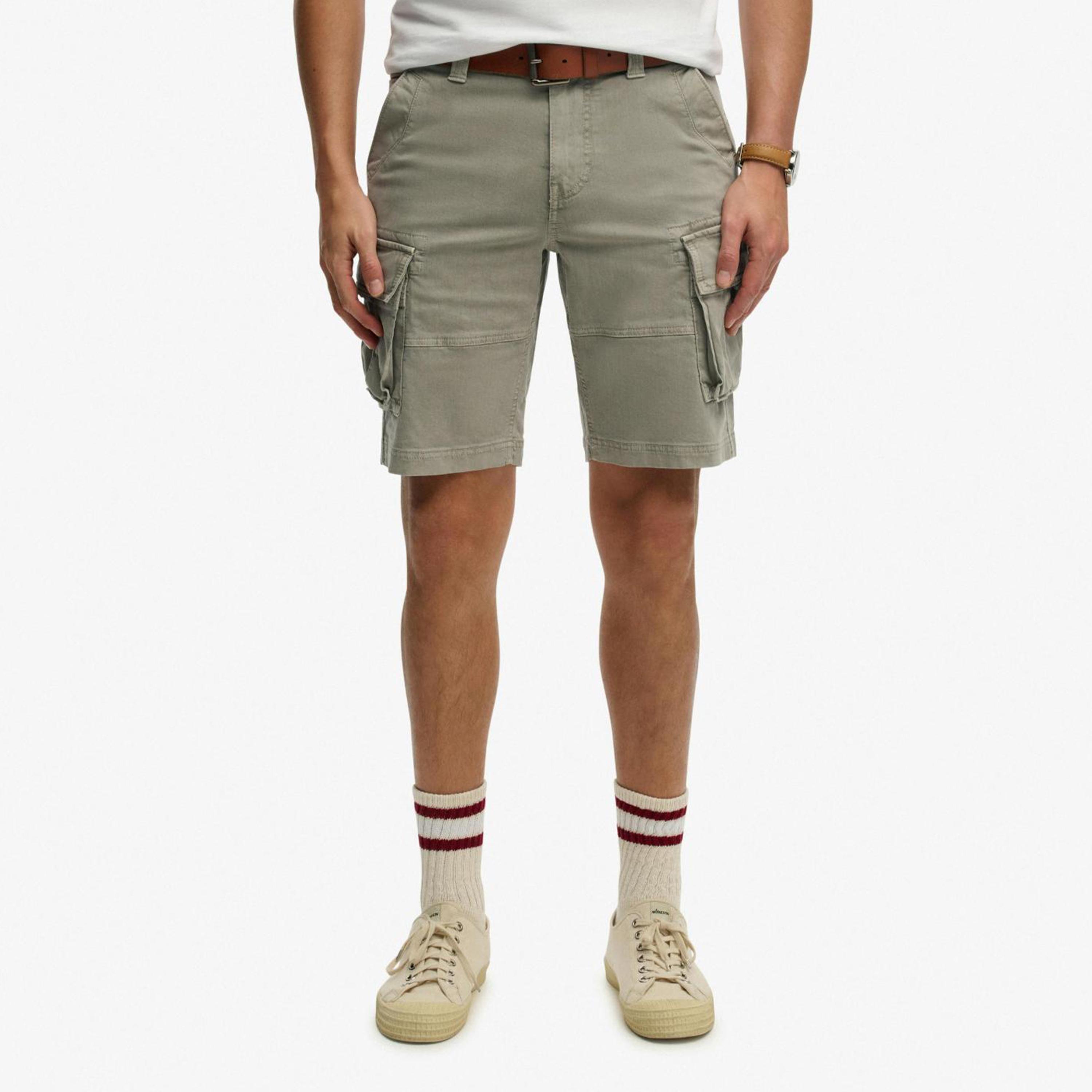 شورت كارغو رجالي سادة بفتحة سحاب وزر وقصة متوسطة الارتفاع من سوبردراي-men-clothing-bottoms-shorts-image-1