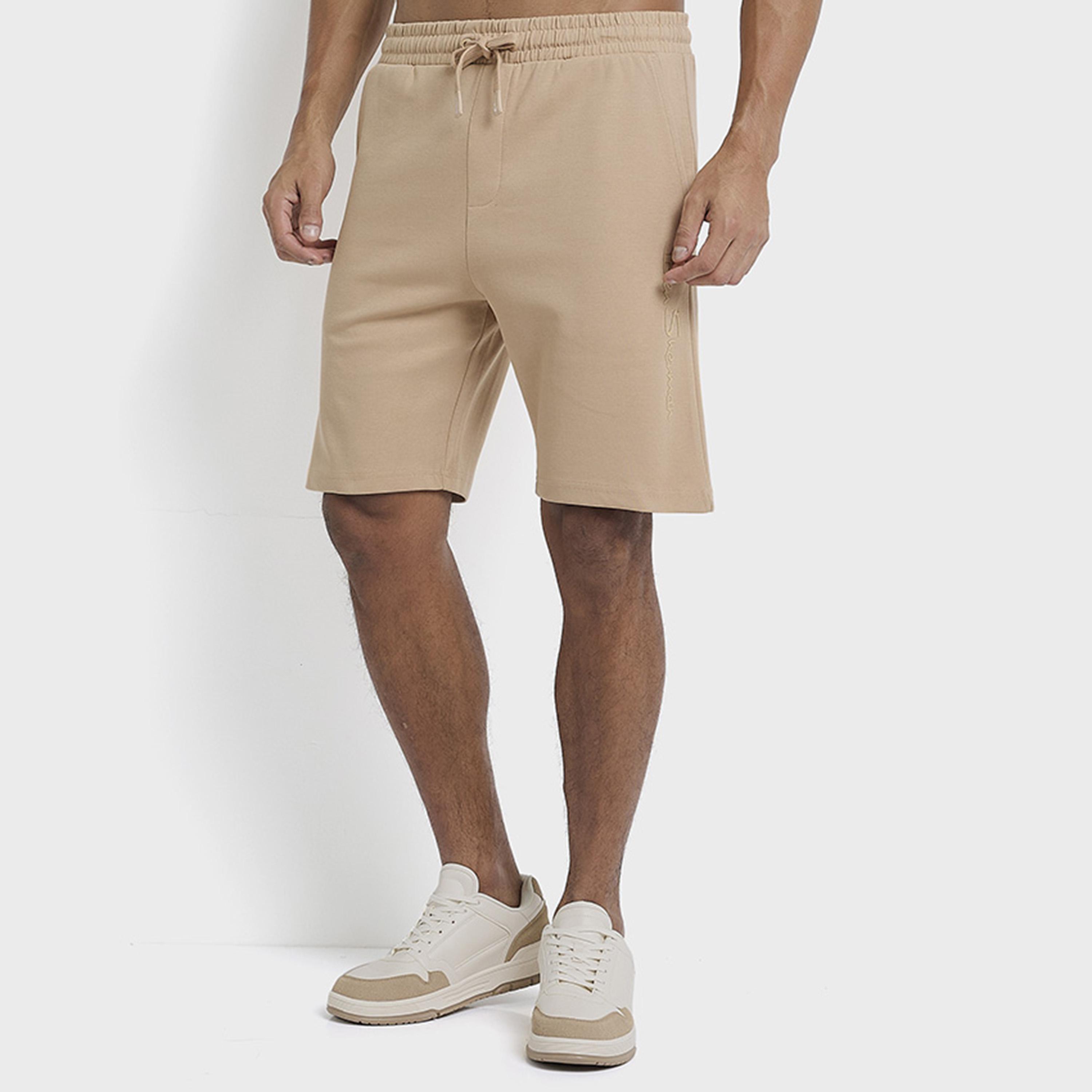 شورت رجالي سادة بخصر متوسط ومطاط مع رباط شد من بن شيرمان-men-clothing-bottoms-shorts-image-1