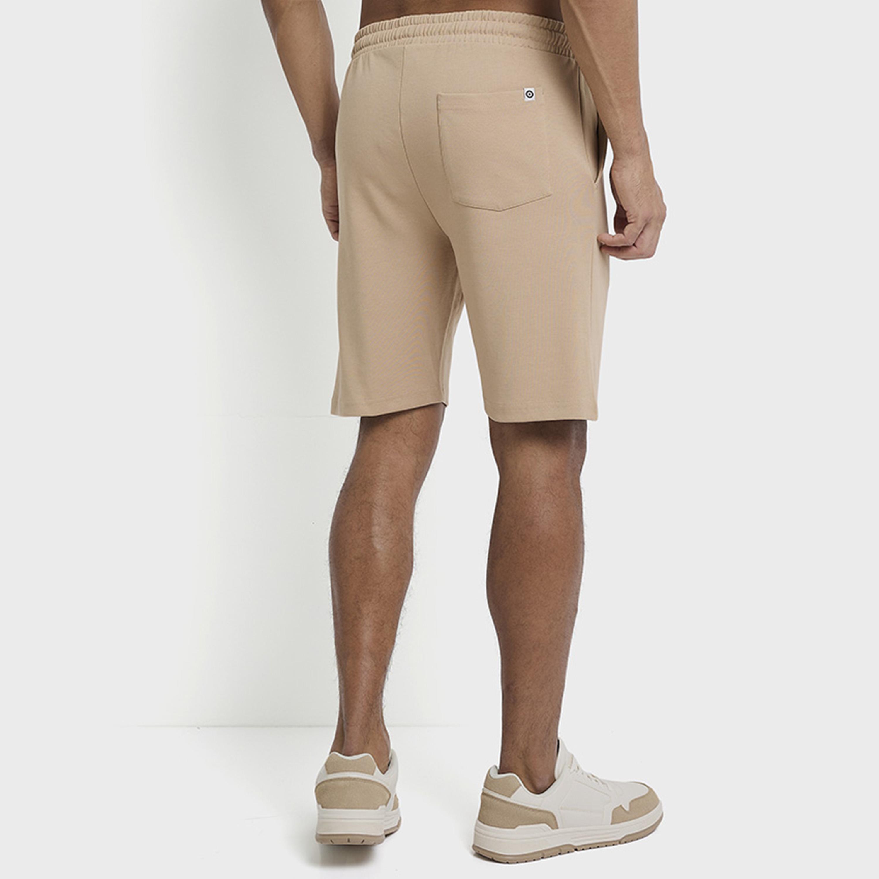 شورت رجالي سادة بخصر متوسط ومطاط مع رباط شد من بن شيرمان-men-clothing-bottoms-shorts-image-4
