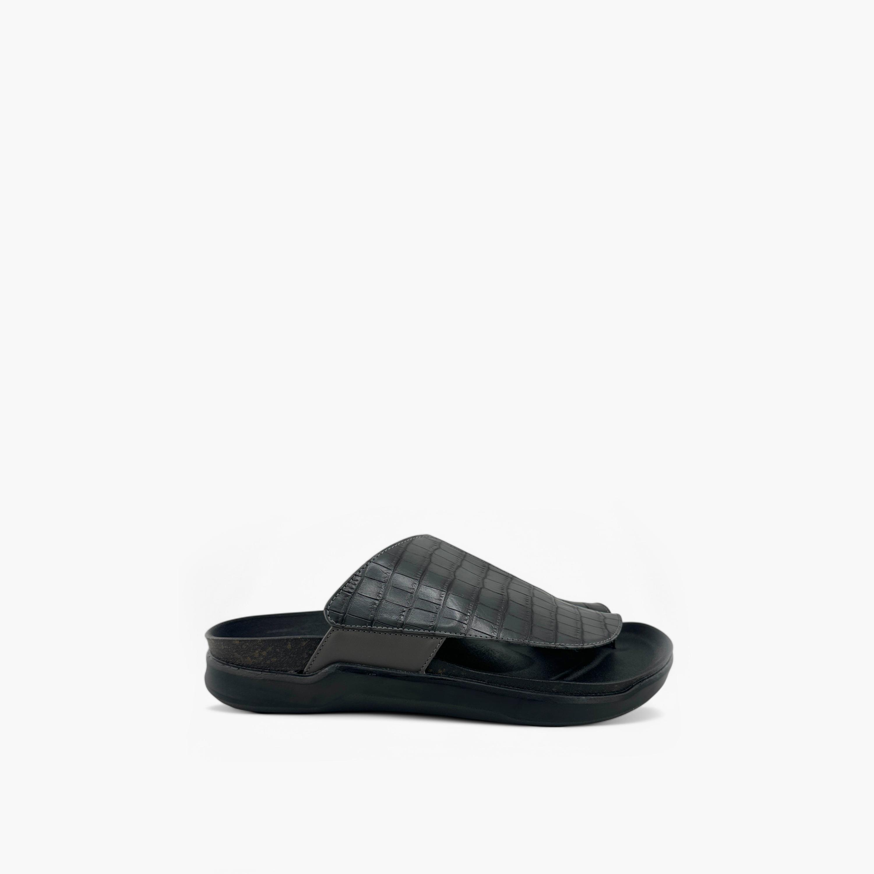 Al Fanoos Men's Slip-On Traditional Arabic Sandals | MK-CF64-men-shoes-sandals-image-4