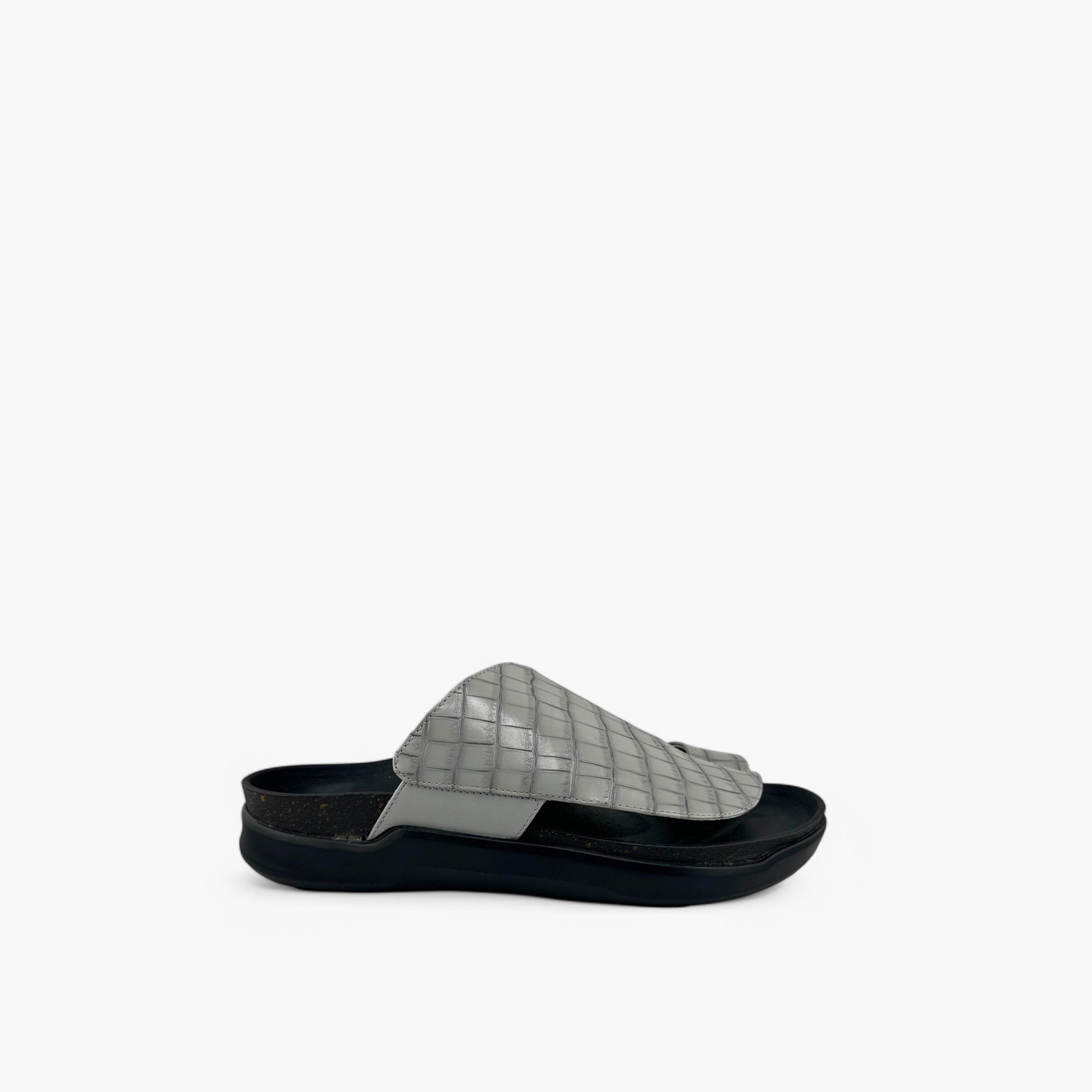 Al Fanoos Men's Slip-On Traditional Arabic Sandals | MK-CF64-men-shoes-sandals-image-4