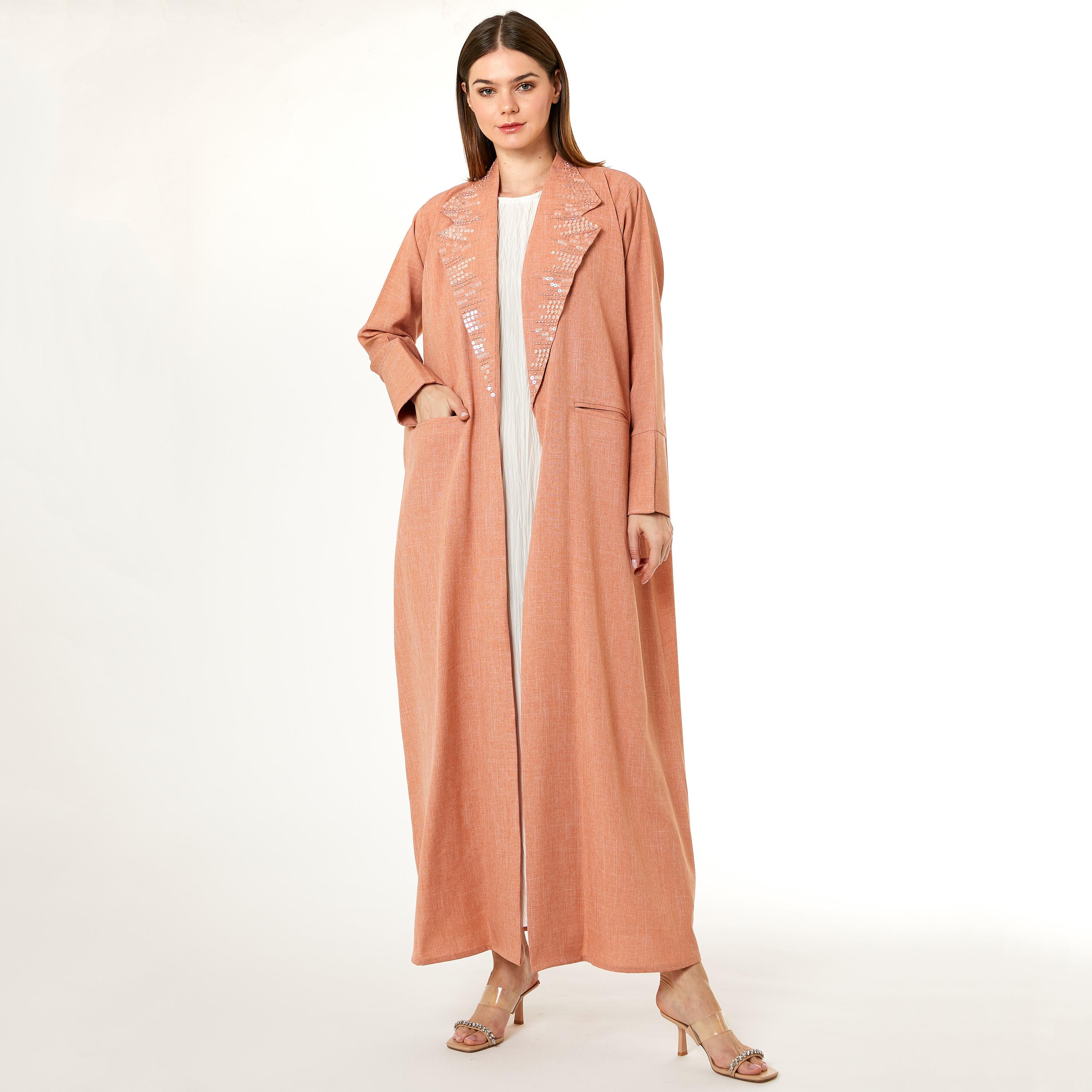  عباية نسائية برتقالية اللون مع حجاب وياقة مدببة من مويستريت-women-arabicclothing-abayas-image-2