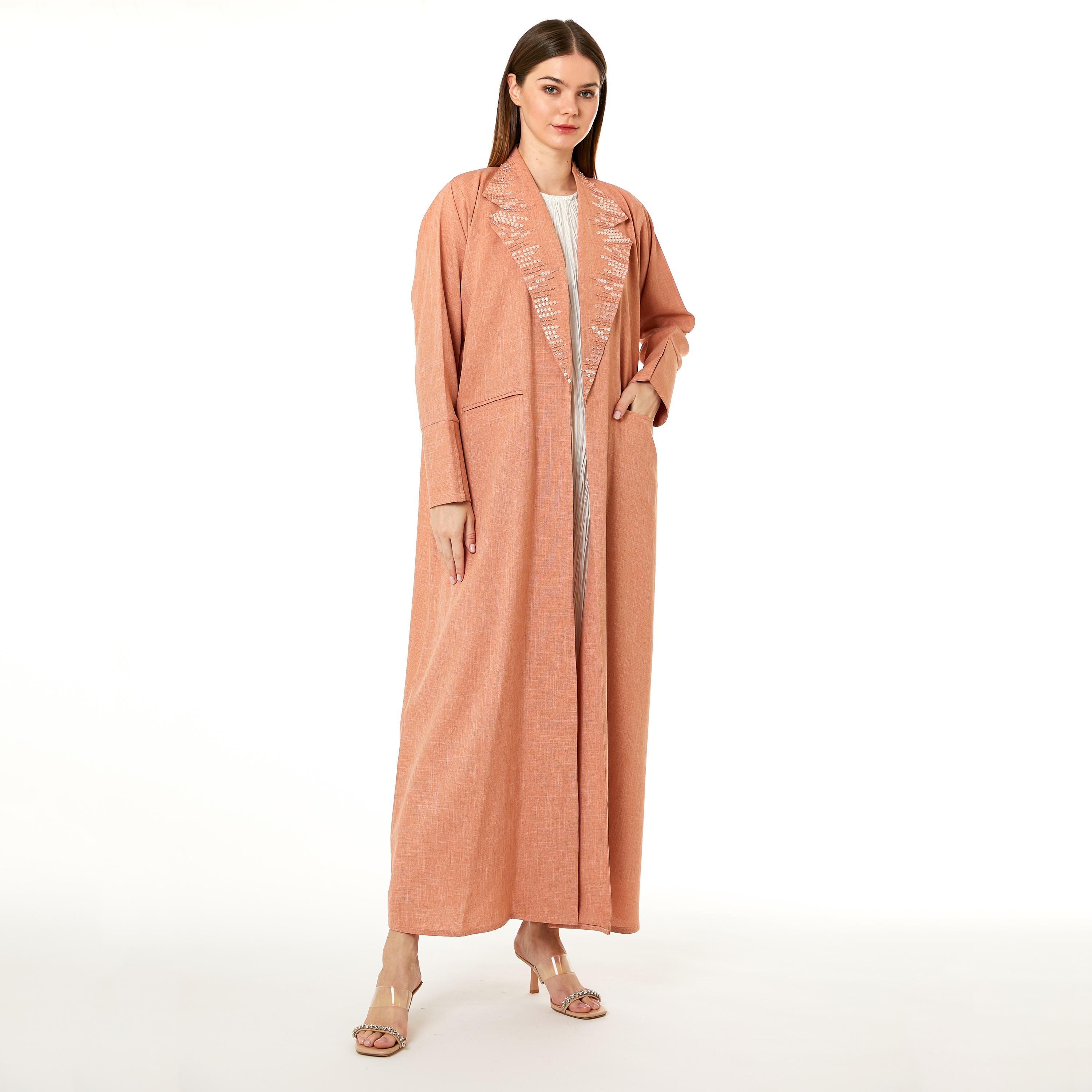  عباية نسائية برتقالية اللون مع حجاب وياقة مدببة من مويستريت-women-arabicclothing-abayas-image-3