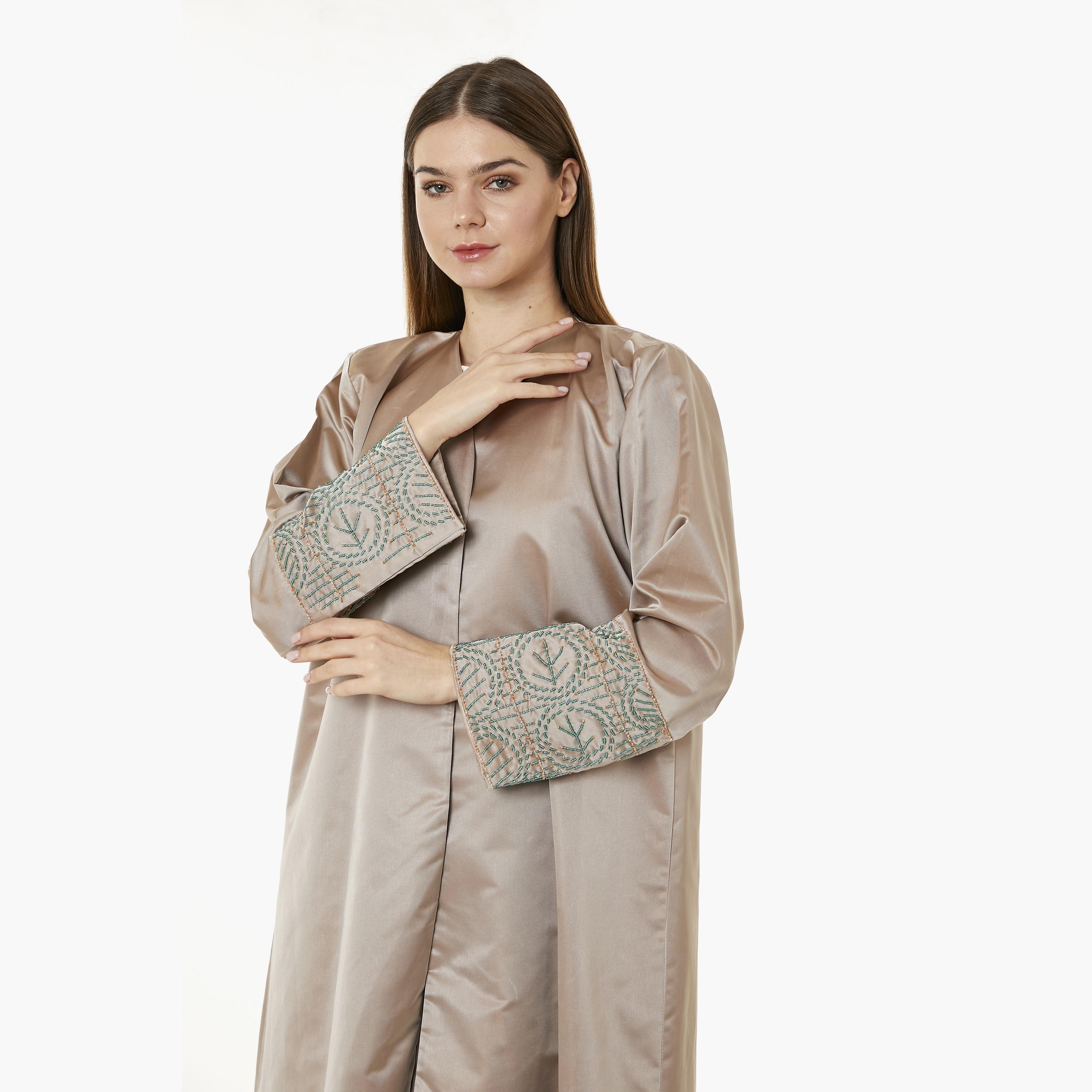  عباية نسائية من ساتان فيكتوريا باللون البني مع الحجاب من مويستريت-women-arabicclothing-abayas-image-2