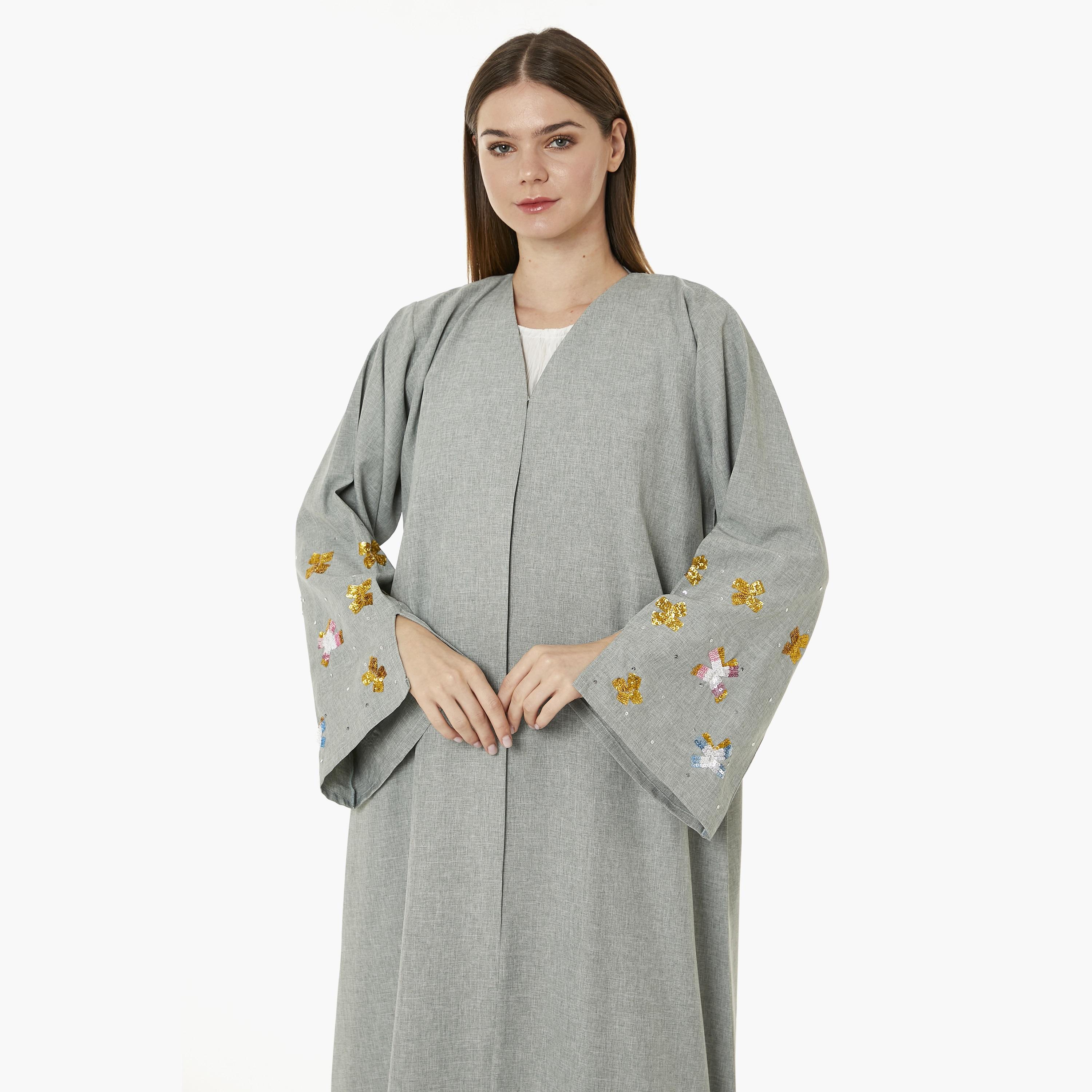  عباية نسائية مزينة بالترتر باللون الرمادي مع حجاب من مويستريت-women-arabicclothing-abayas-image-2