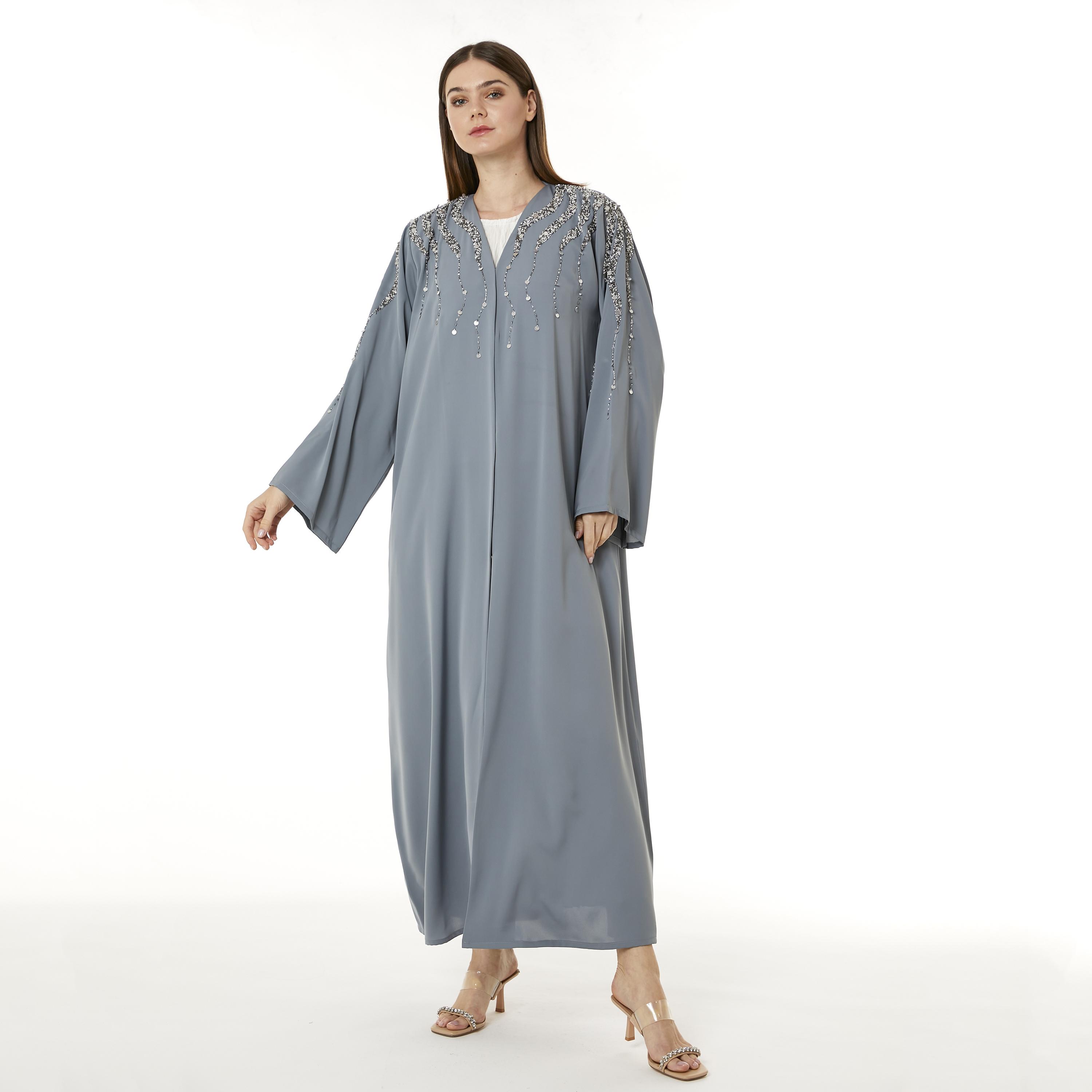  عباية نسائية نيدا مطرزة بالخرز باللون الرمادي مع الحجاب من مويستريت-women-arabicclothing-abayas-image-1