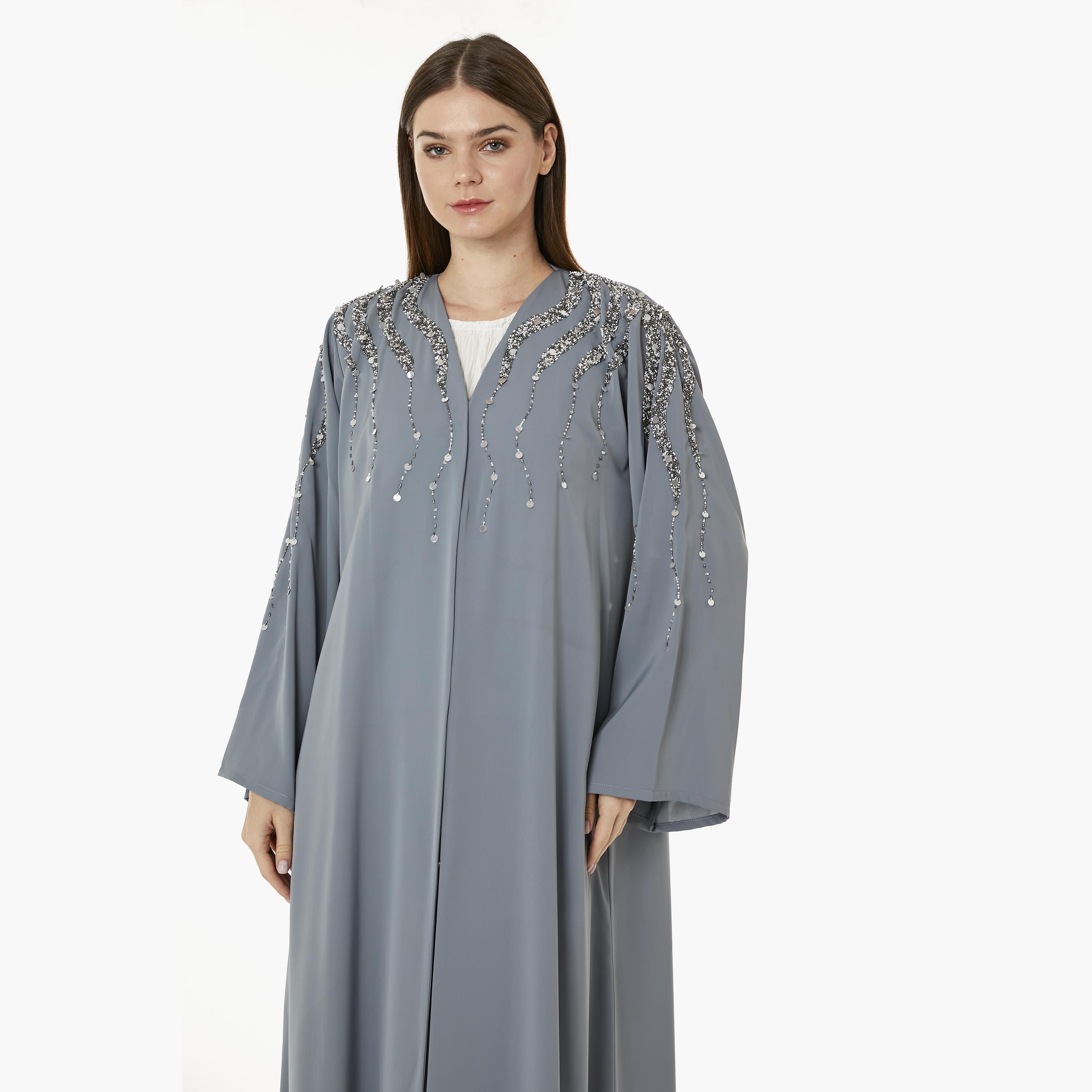  عباية نسائية نيدا مطرزة بالخرز باللون الرمادي مع الحجاب من مويستريت-women-arabicclothing-abayas-image-2