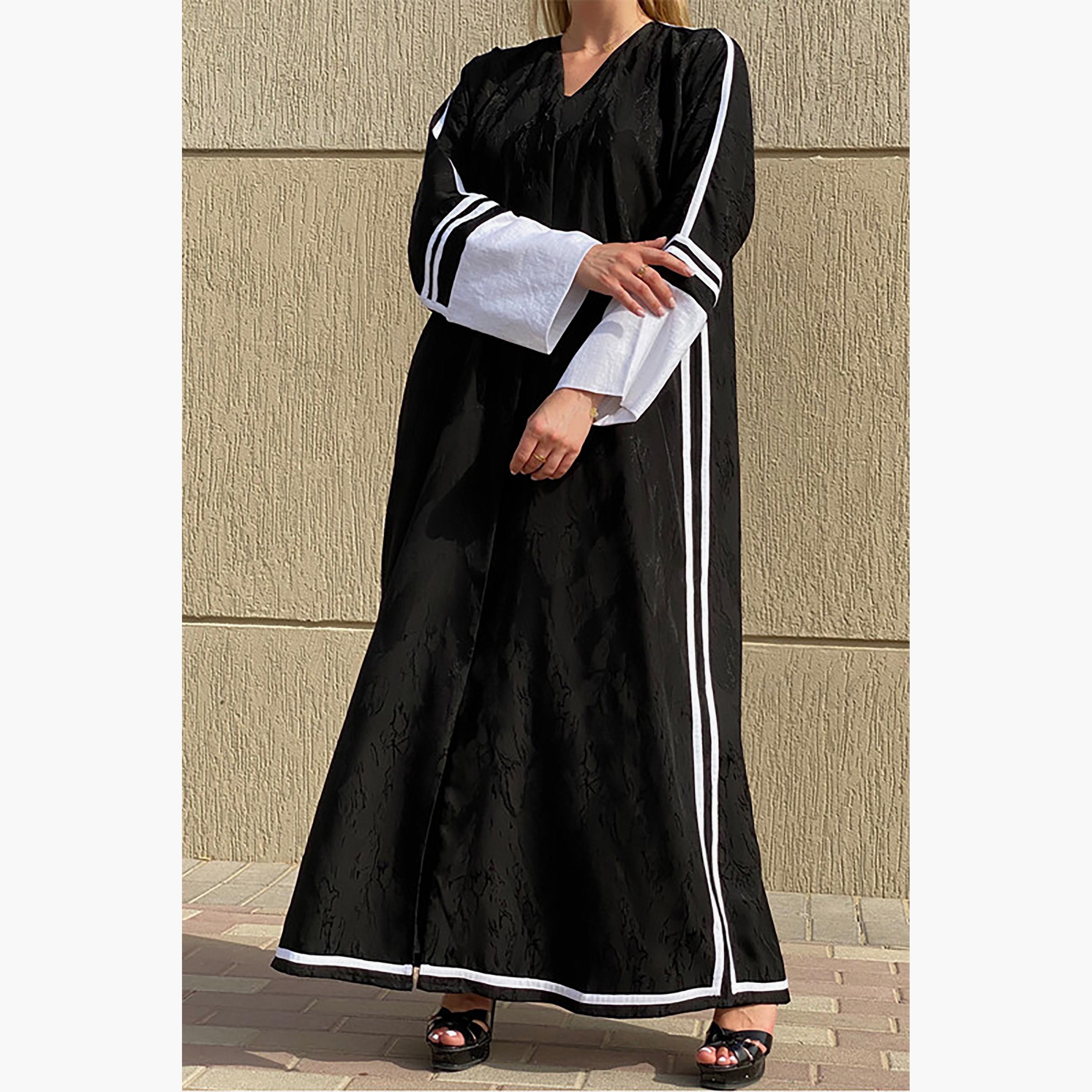 MOiSTREET Black Piping Detailed Jacquard Abaya with Sheila-women-arabicclothing-abayas-image-3