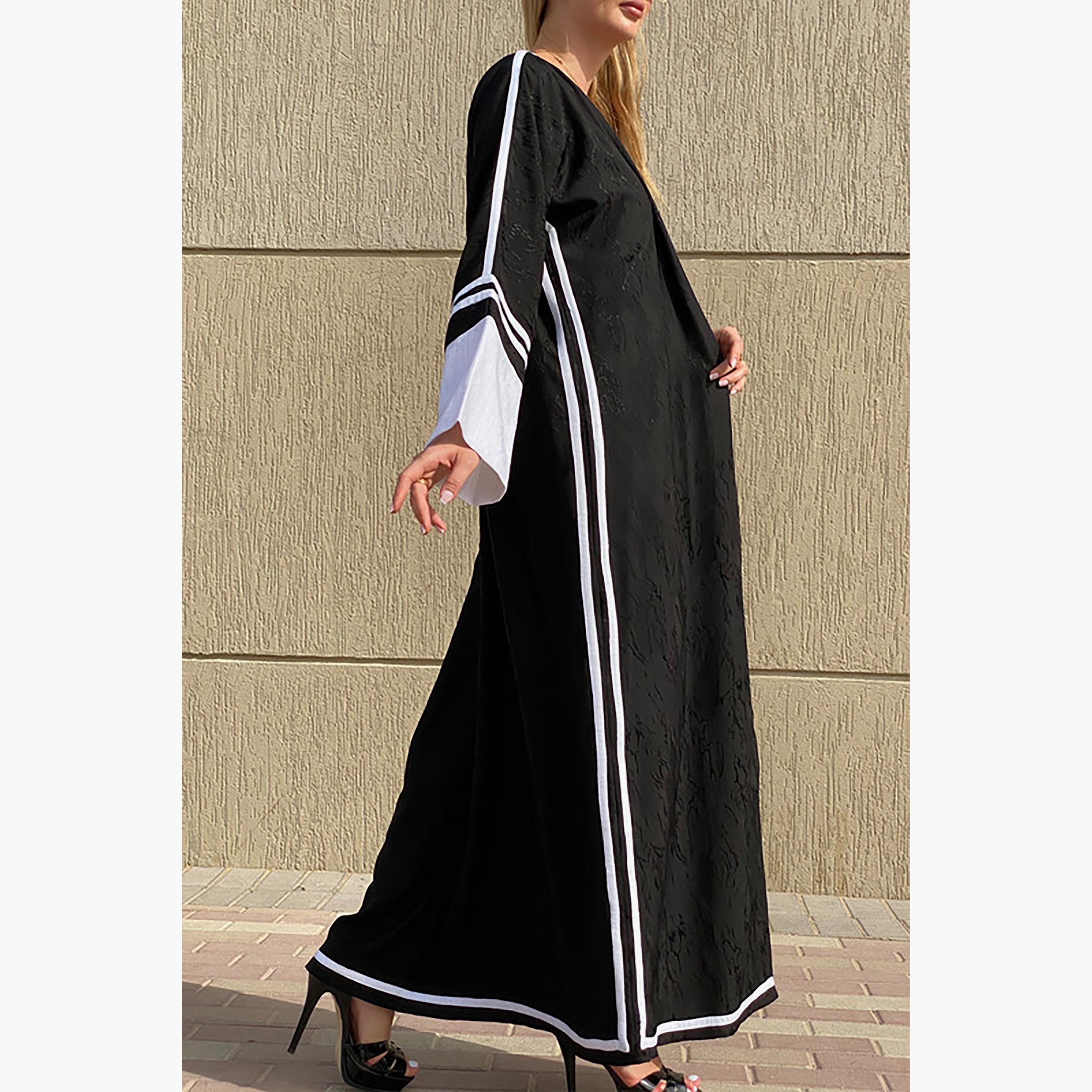 MOiSTREET Black Piping Detailed Jacquard Abaya with Sheila-women-arabicclothing-abayas-image-4