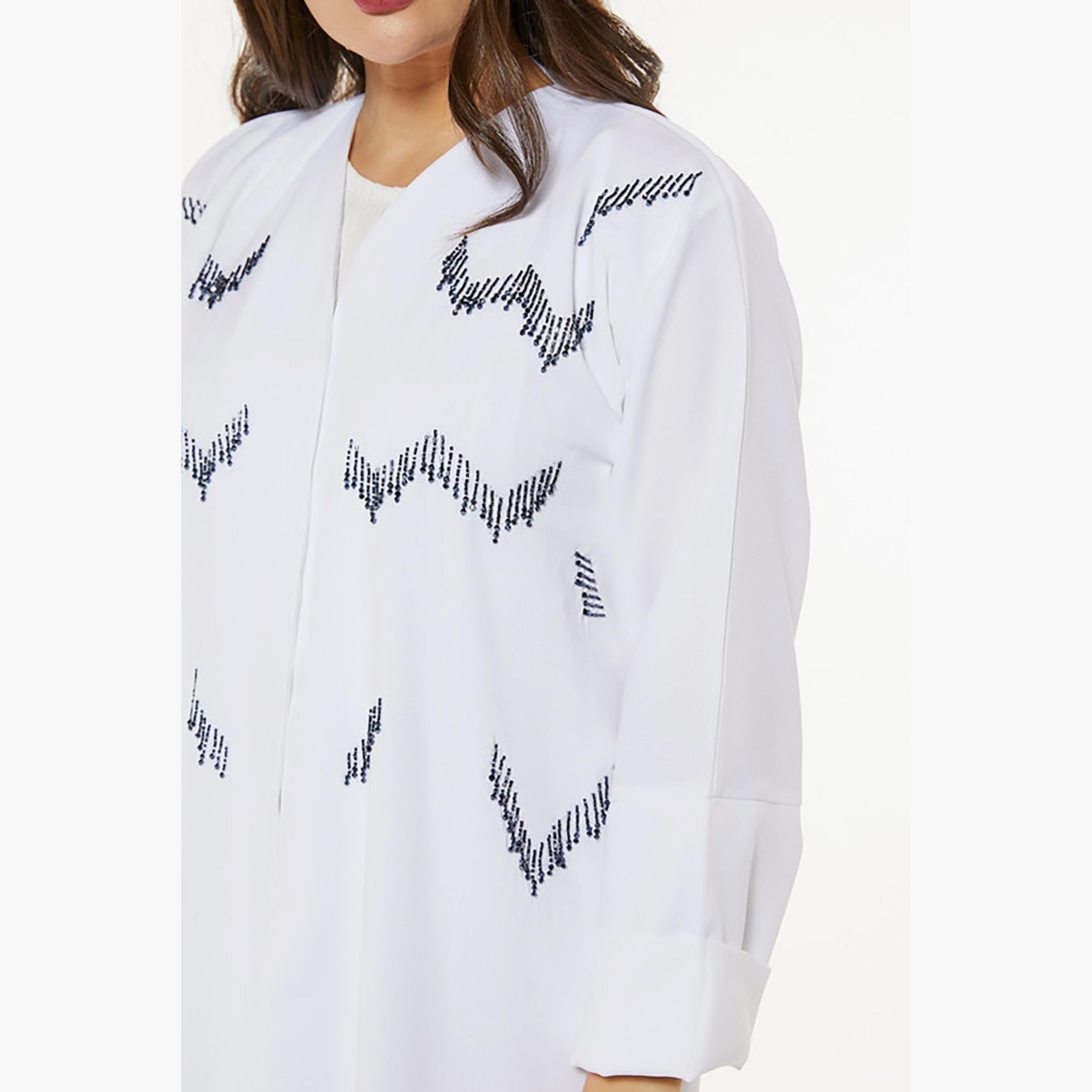 عباية كريب مزينة بالترتر باللون الأبيض مع شيلة من مويستريت-women-arabicclothing-abayas-image-2
