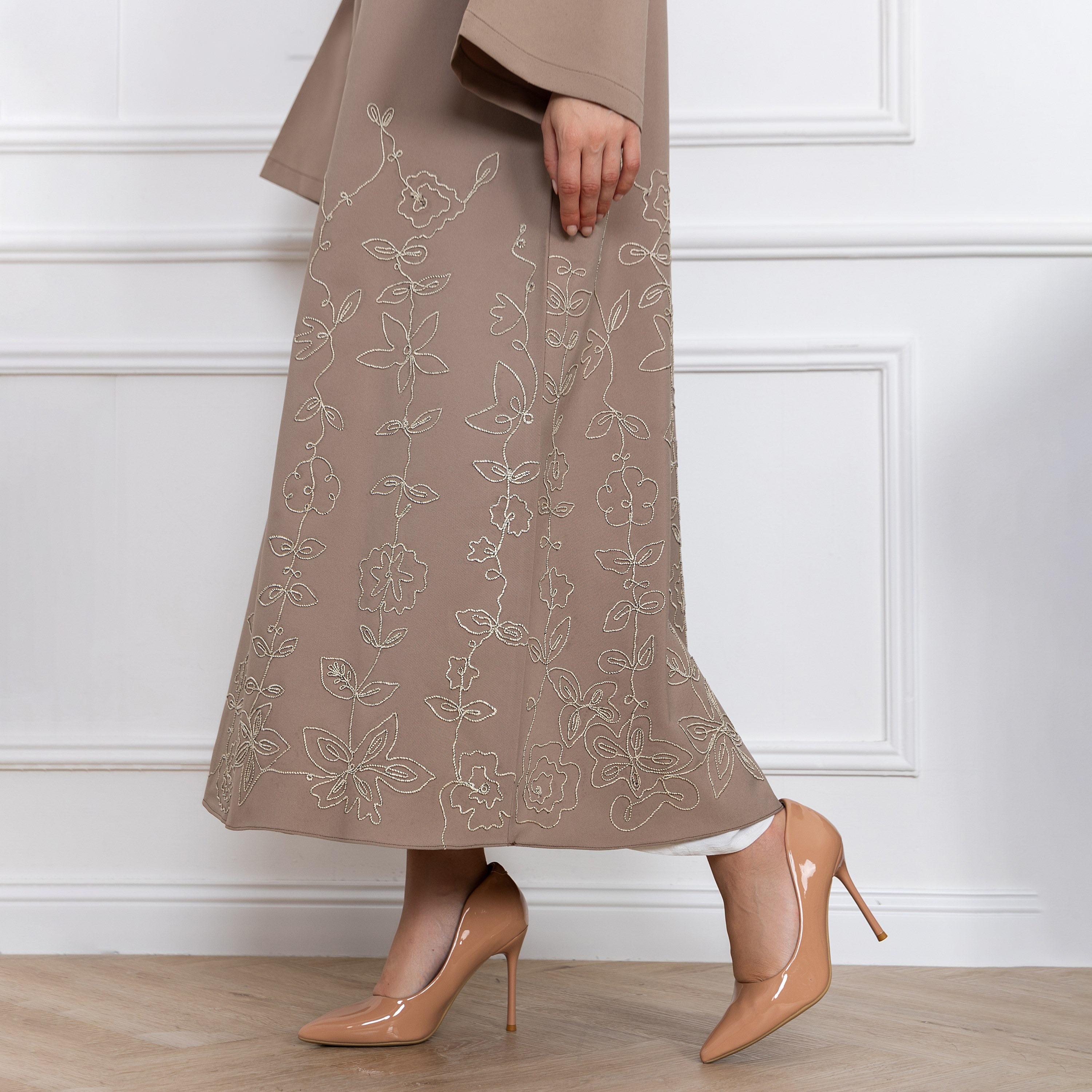 Moistreet Brown Embroidered Lapel Collared Wide Sleeves Phua Women's Abaya with Hijab-women-arabicclothing-abayas-image-2